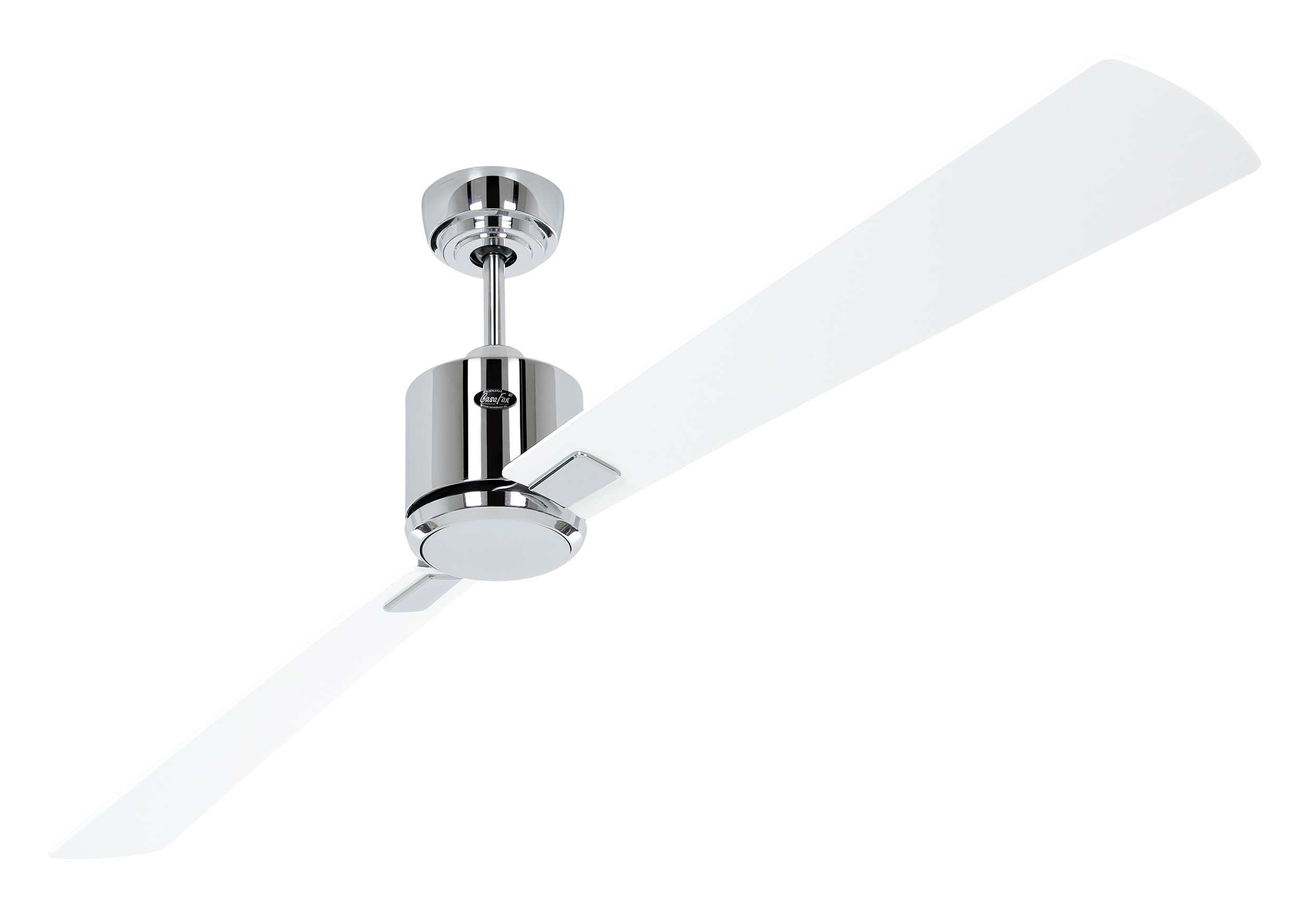 Ein chrom-weiß Deckenventilator mit zwei Flügeln. Er hängt vor einem weißen Hintergrund.