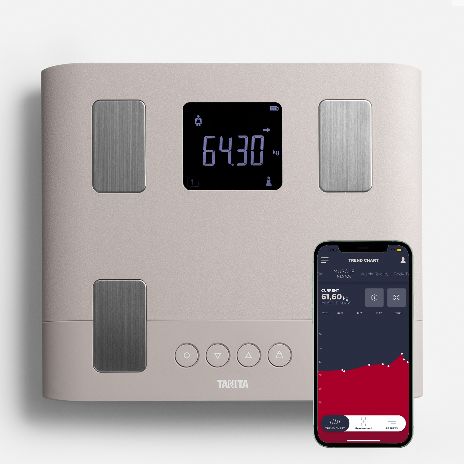 Beigefarbene intelligente Waage und Telefon mit Trenddiagramm auf weißem Hintergrund.