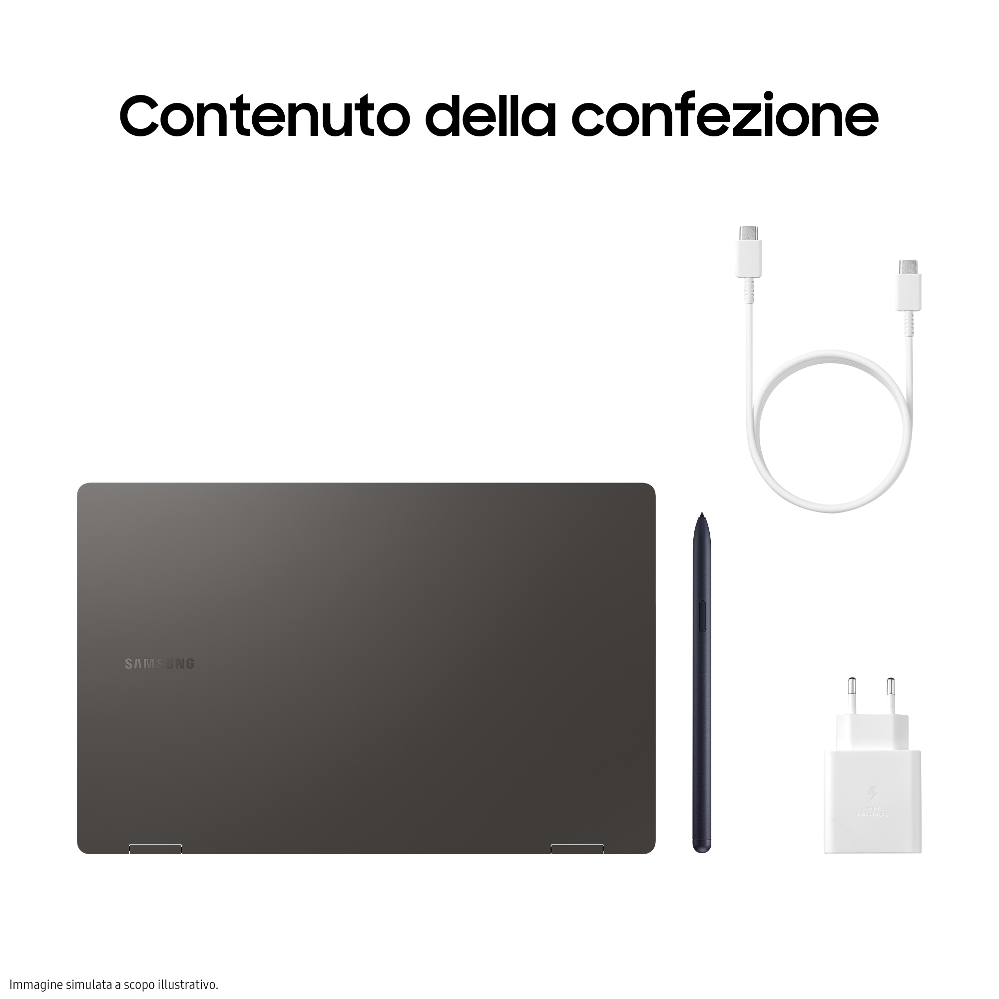 Un laptop, un caricabatterie, una penna e un cavo di ricarica bianco sono su una superficie bianca.