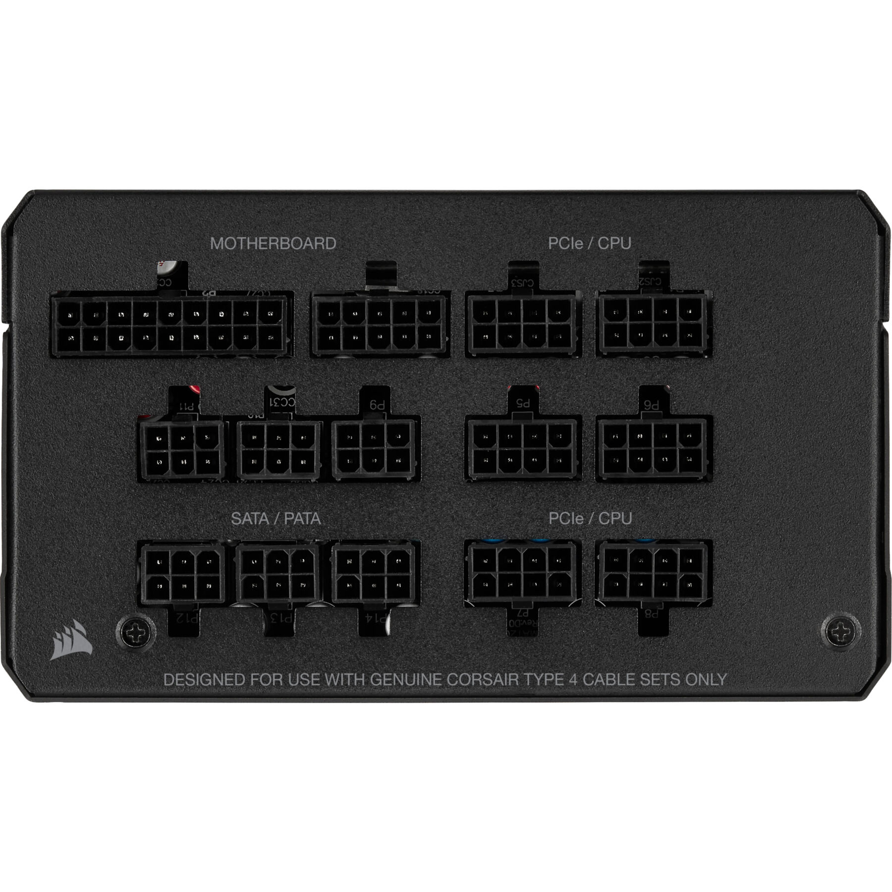 Czarny zasilacz do komputera z wieloma oznaczonymi portami. Porty są na środku. Tło: białe.