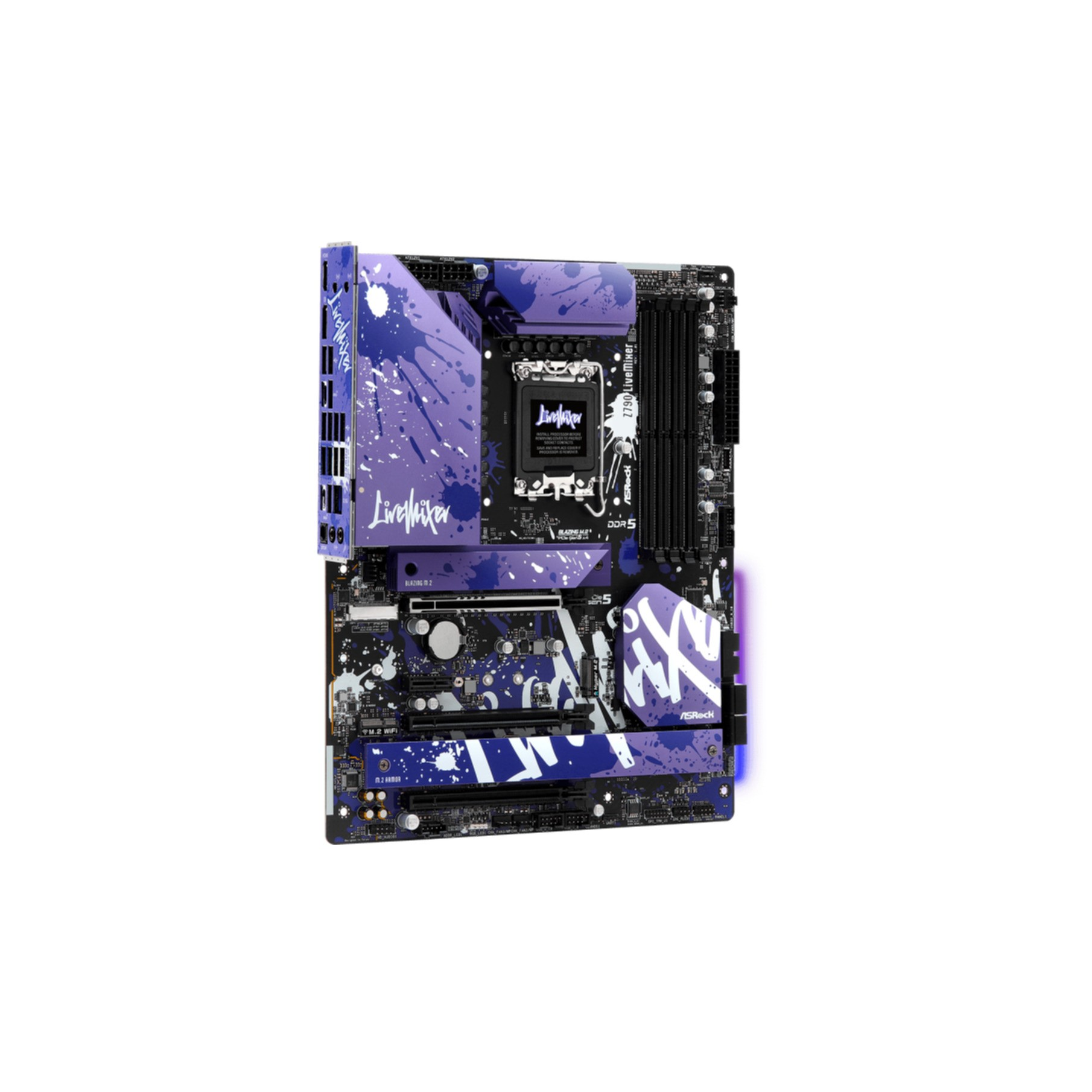 Motherboard mit violetten Akzenten und Text. Weißer Hintergrund. Detaillierte Ansicht der Komponenten.