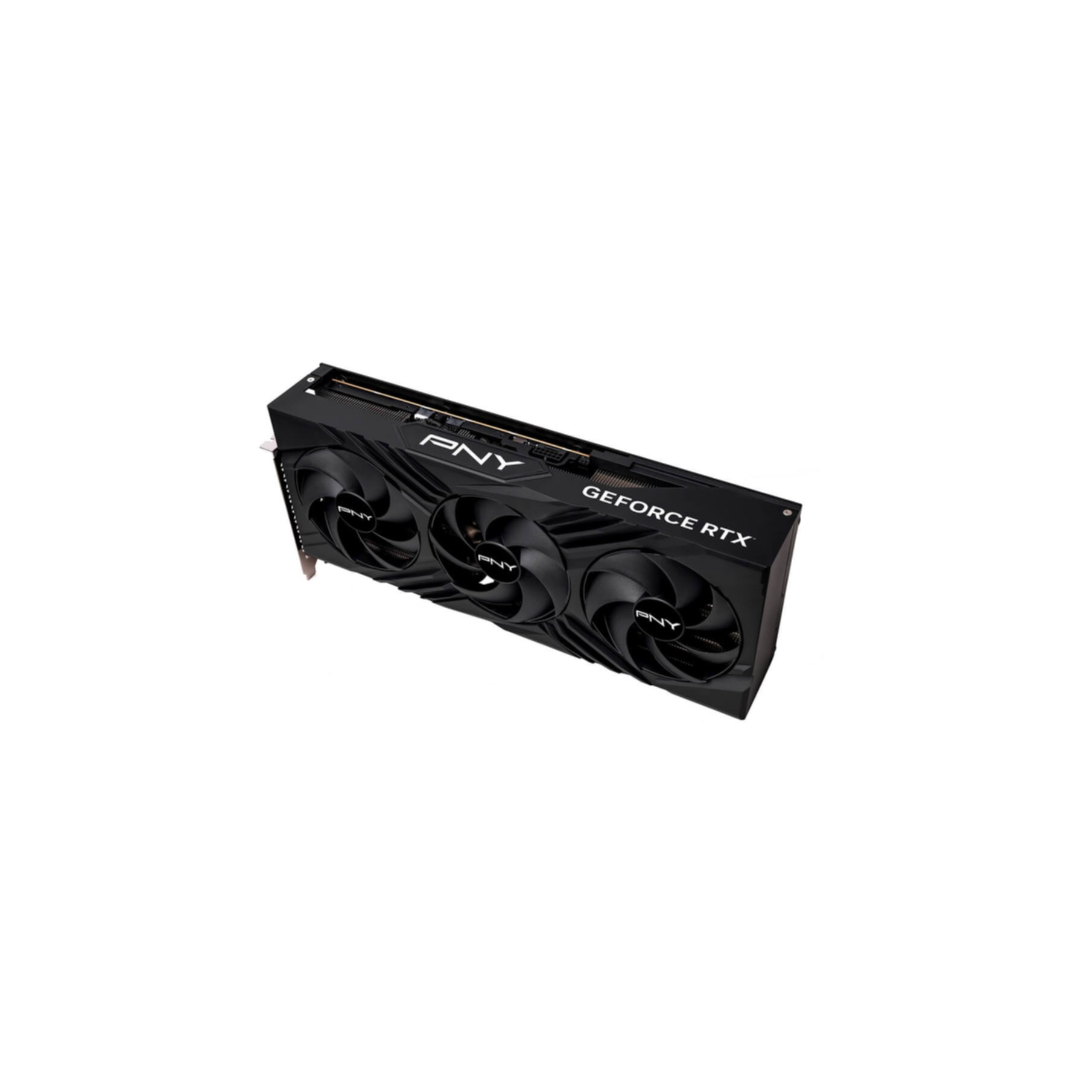 Scheda grafica nera con tre ventole, logo GeForce RTX e PNY. Vista angolata su sfondo bianco.