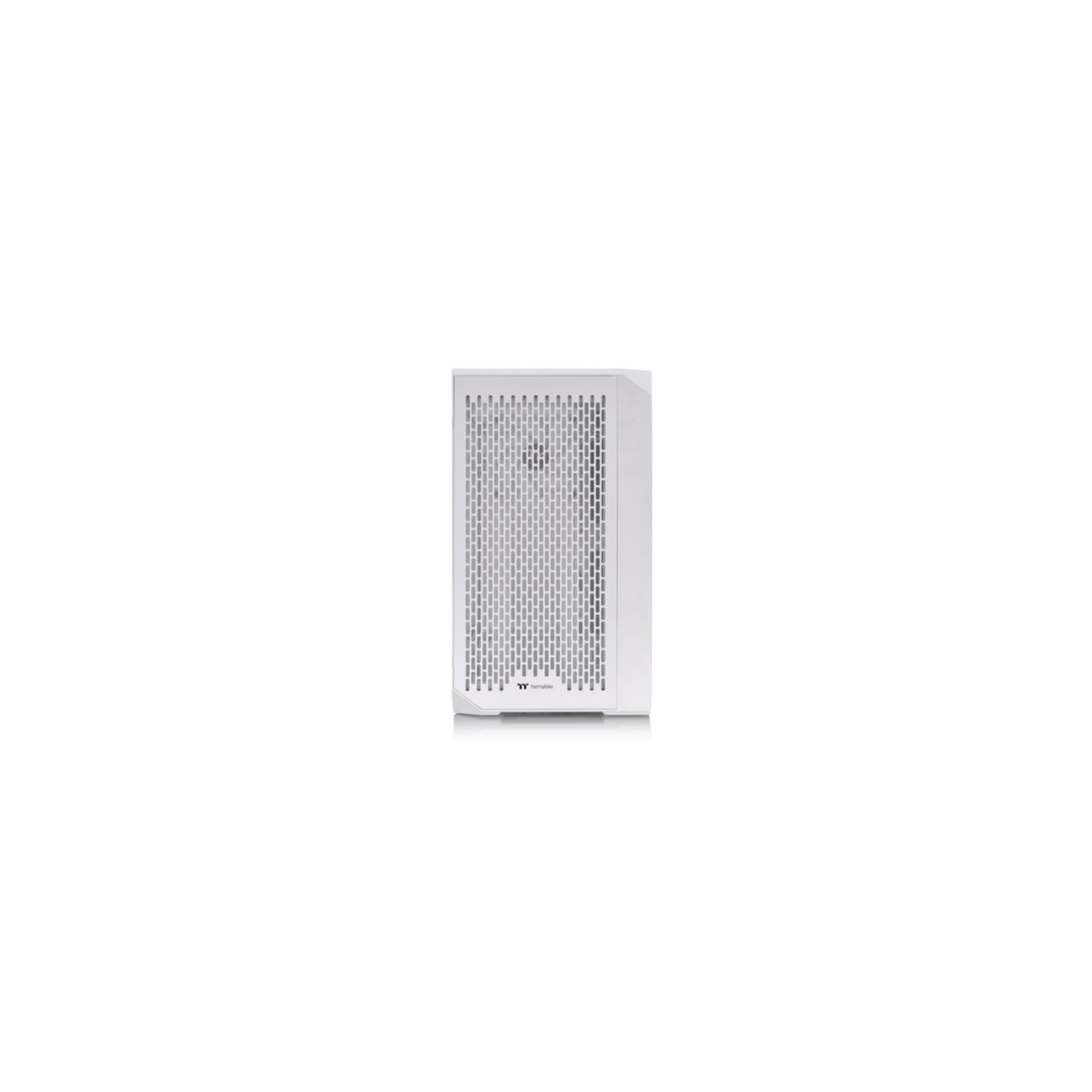 Ein weißes Computergehäuse mit Mesh-Front, vor weißem Hintergrund.