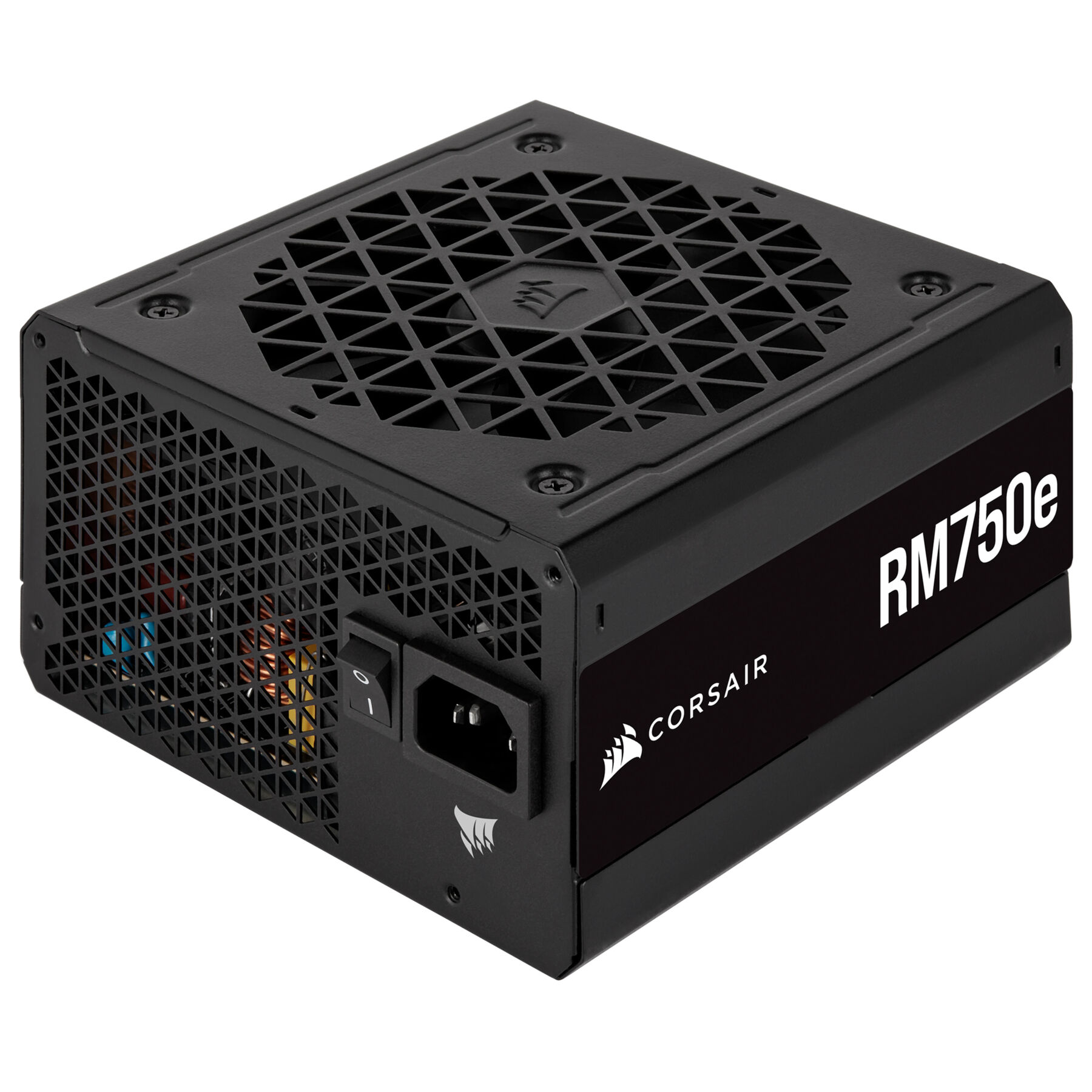Alimentatore Corsair RM750e nero, con griglia della ventola, connettore di alimentazione e logo del marchio.