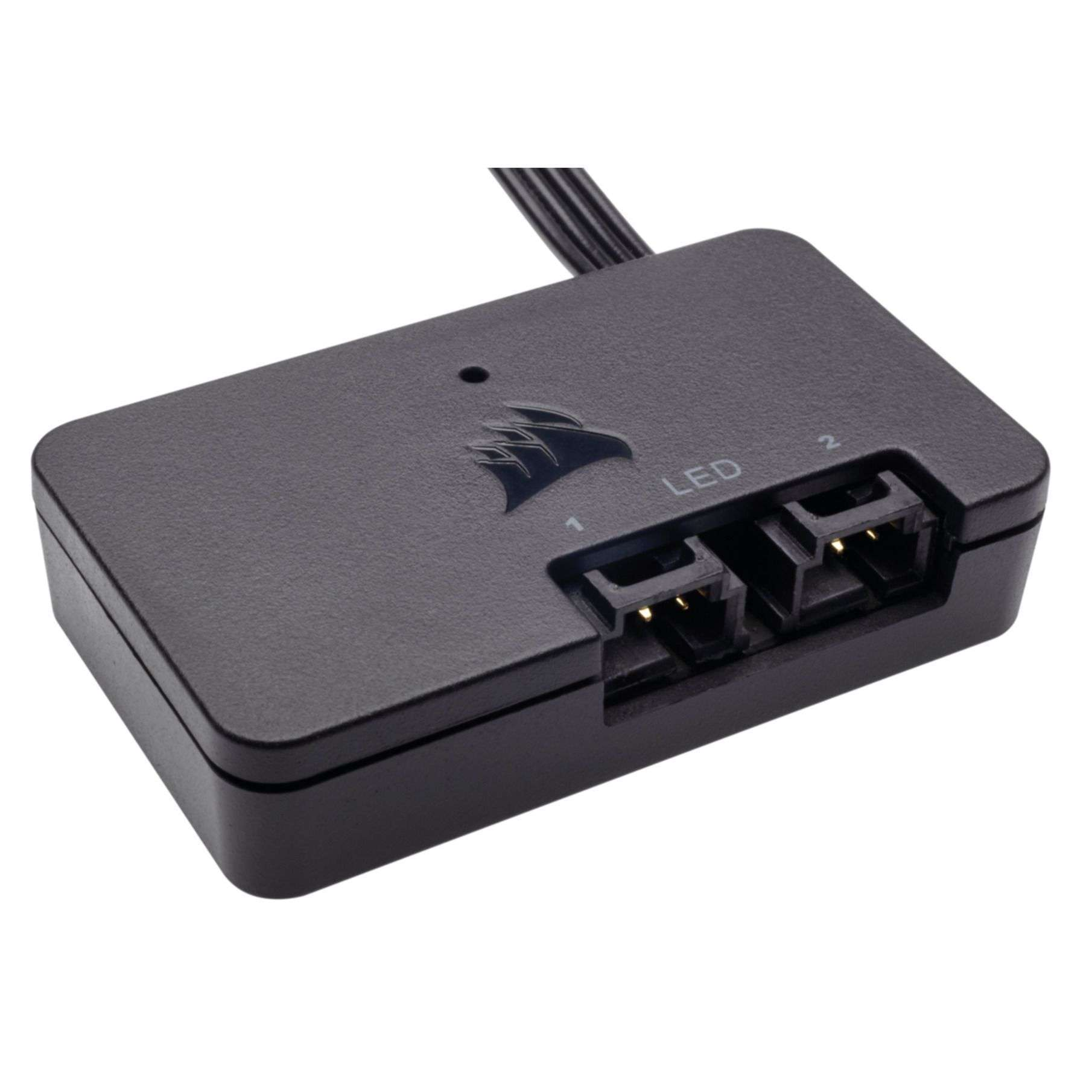 Schwarzer Corsair LED-Controller mit zwei Anschlüssen, beschriftet 1 und 2, und einem Corsair-Logo.
