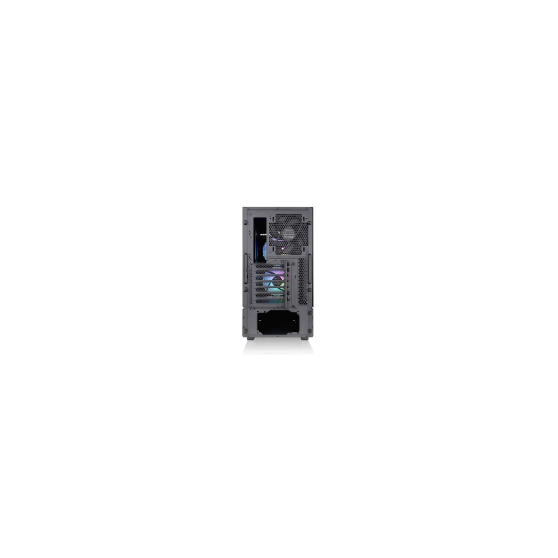 Inneres eines schwarzen Computergehäuses mit Lüfter und anderen Komponenten. Weißer Hintergrund.