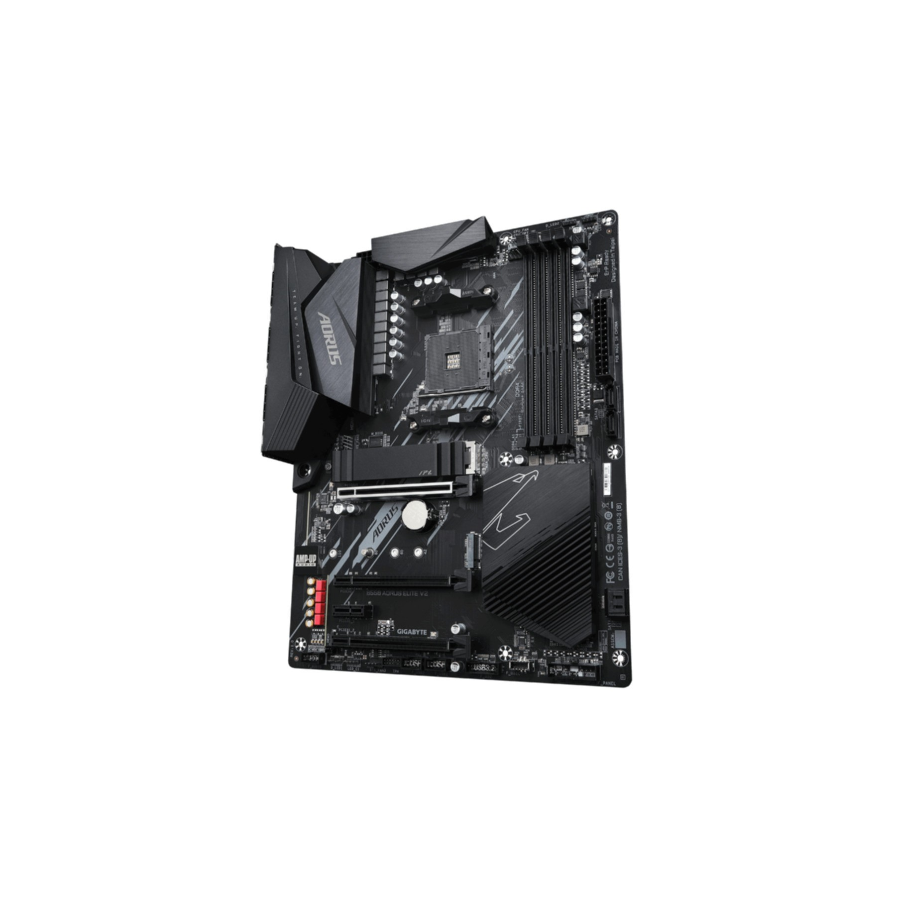 Scheda madre PC nera. Logo AORUS, vari componenti e connettori visibili. Sfondo bianco.