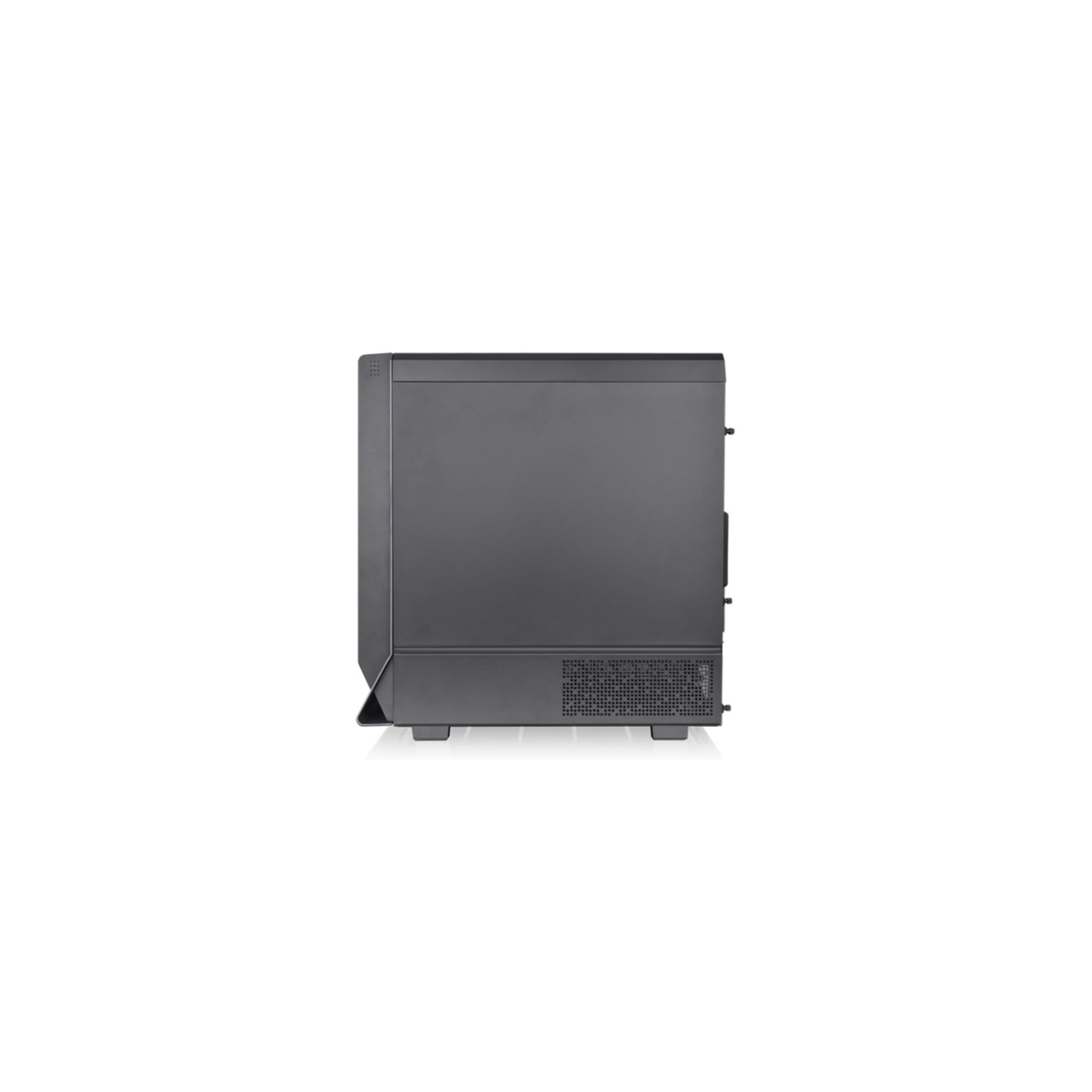 Schwarze Computergehäuse-Seitenansicht. Das Gehäuse ist schlicht und dunkel.