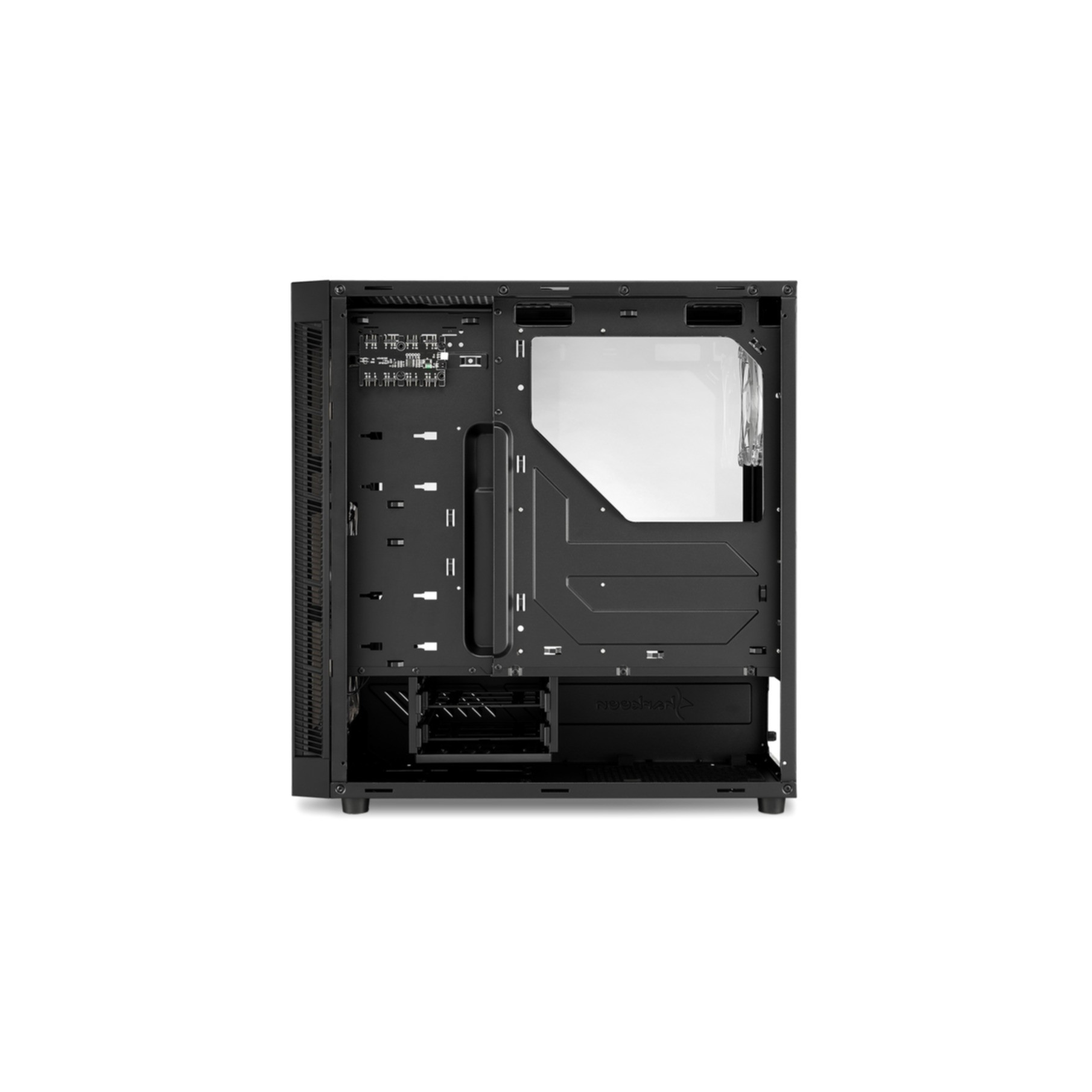 Ein leerer schwarzer Computer-Gehäuse wird auf weißem Hintergrund gezeigt.
