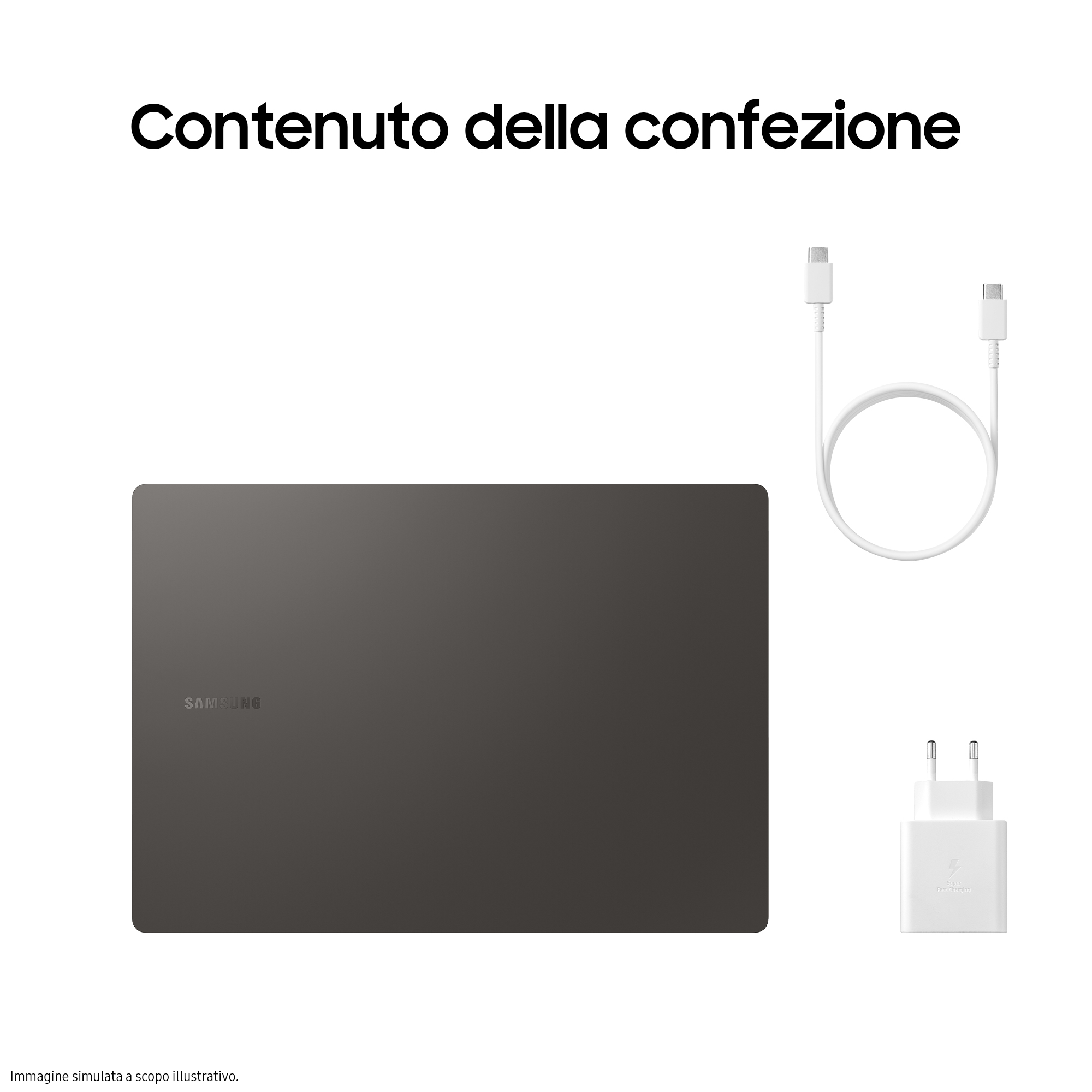 Un laptop grigio scuro, un caricabatterie e un cavo di ricarica bianco sono su una superficie bianca. Il laptop è chiuso.