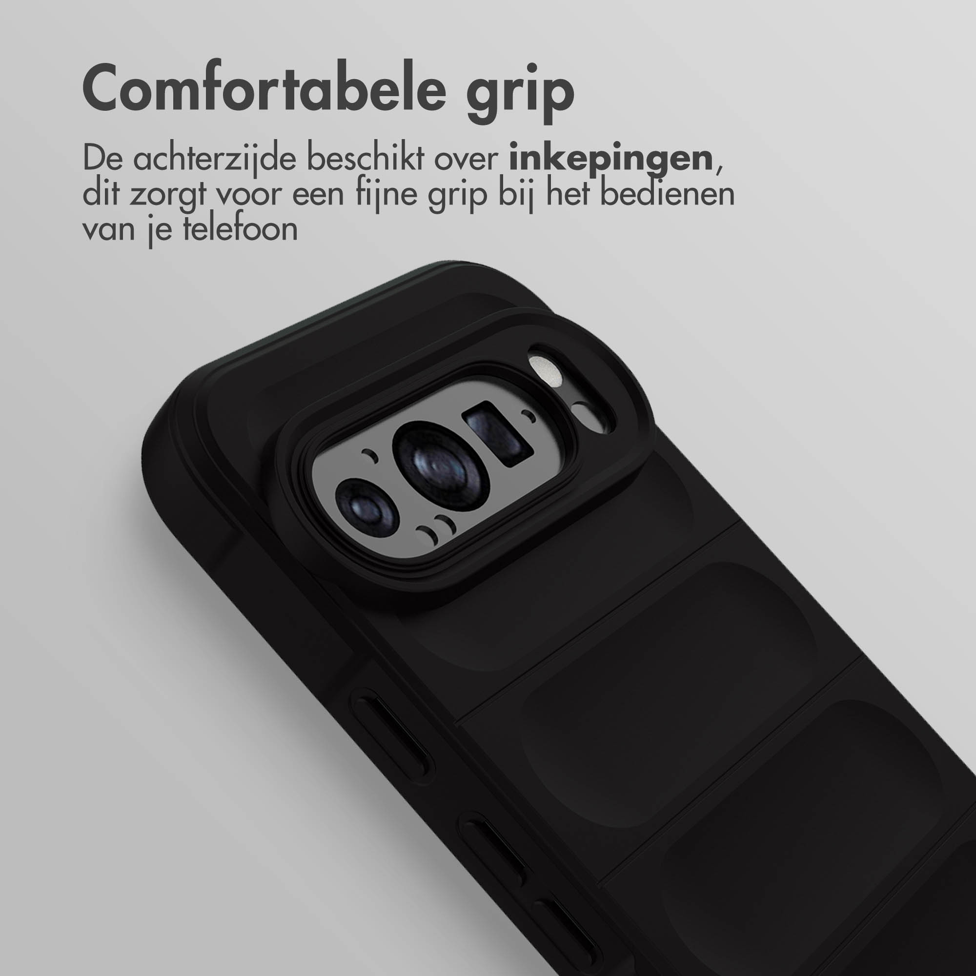 Coque de téléphone noire montrant des rainures de prise et une bosse de caméra.