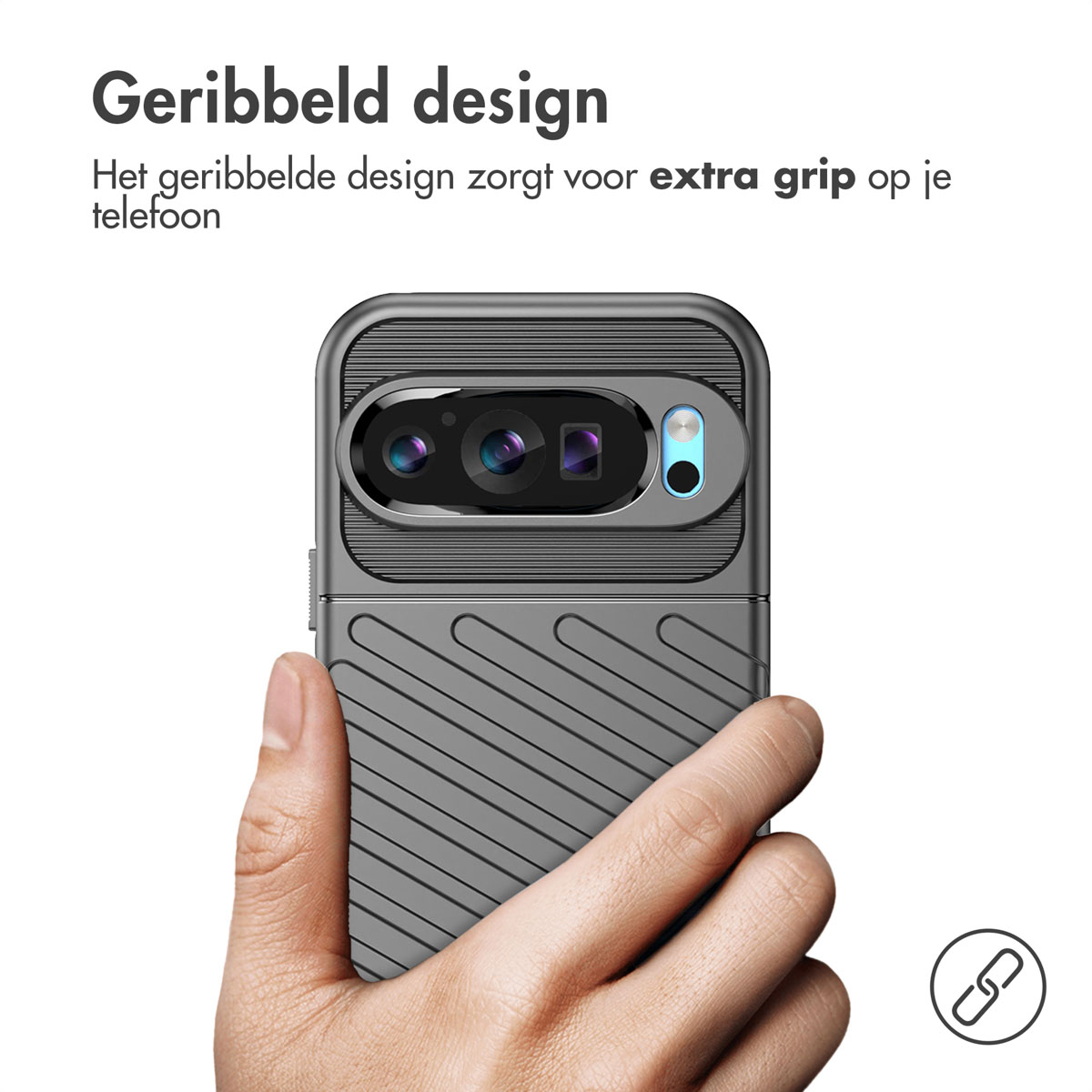 Hand die een grijze telefoonhoes vasthoudt met een camera-uitsparing. Tekst geeft grip aan.