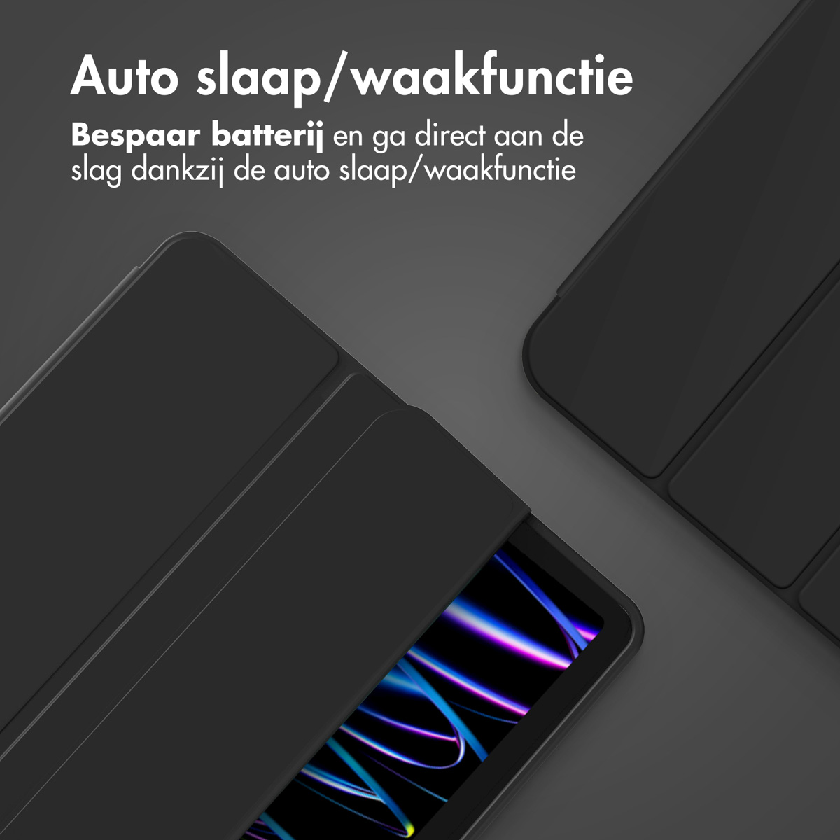 Zwarte tablethoes open, onthult het tabletscherm. Donkere achtergrond.