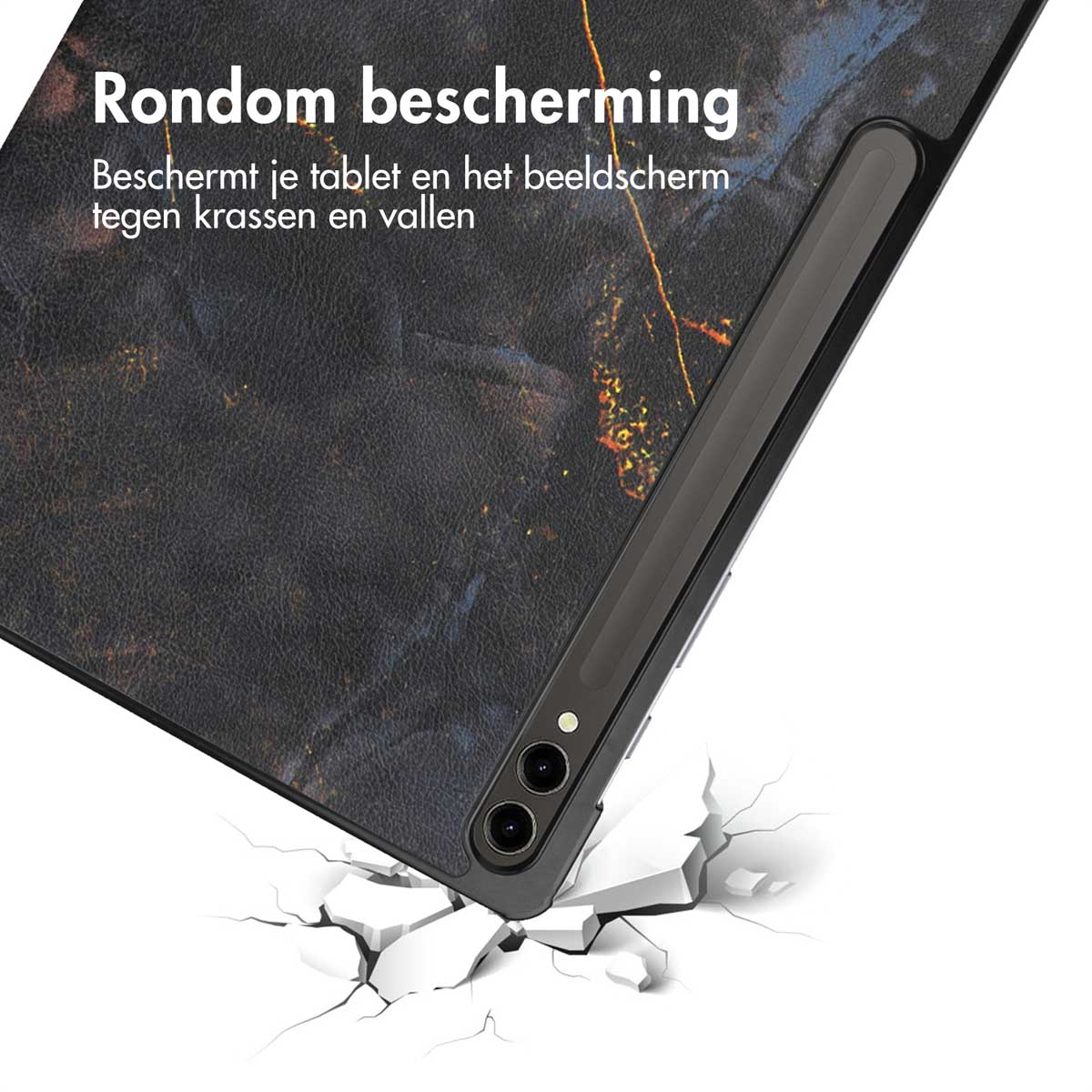 Tablethoes in zwart met marmerpatroon. Tekst over bescherming tegen krassen en vallen.