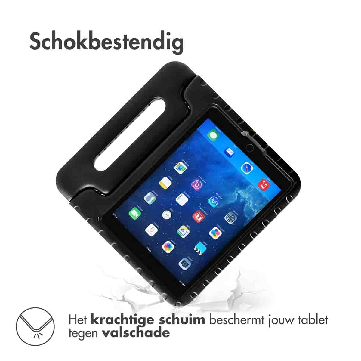 Un étui de protection en mousse noire avec poignée tenant une tablette affichant des applications.