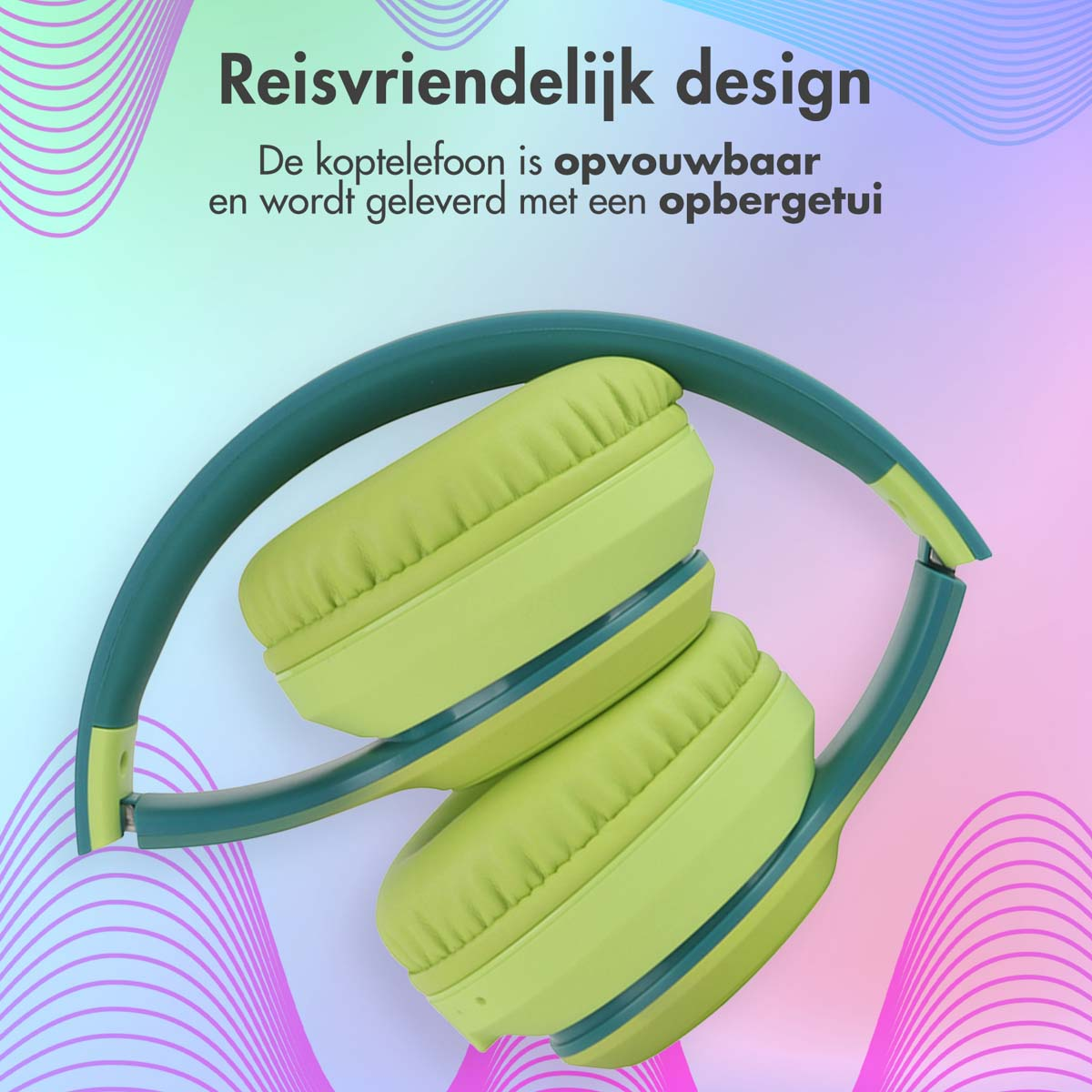 Groene en donkergroene koptelefoon is opgevouwen.