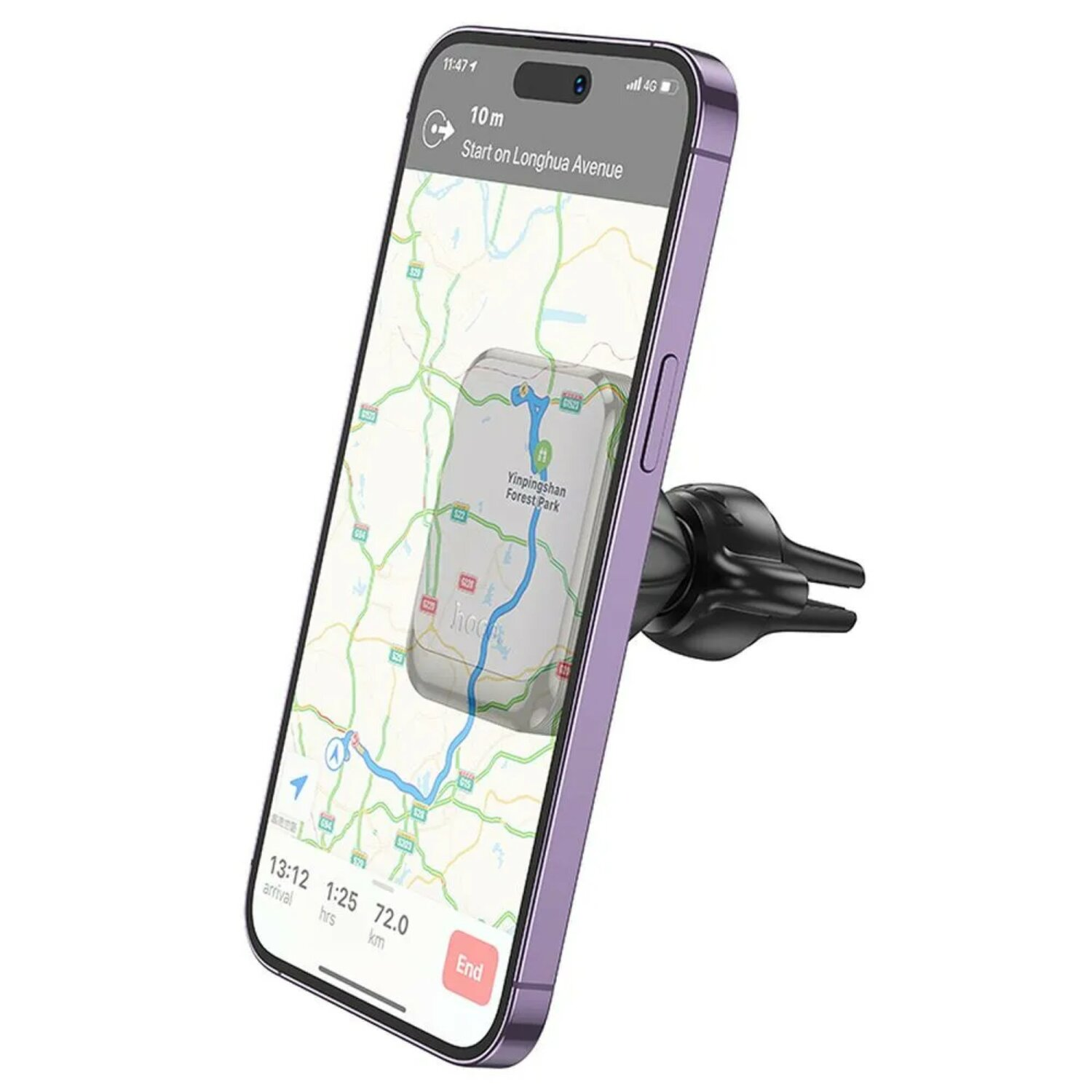 Lila Telefon an einem schwarzen Autohalter befestigt. Zeigt eine Karte mit Route. Weißer Hintergrund.