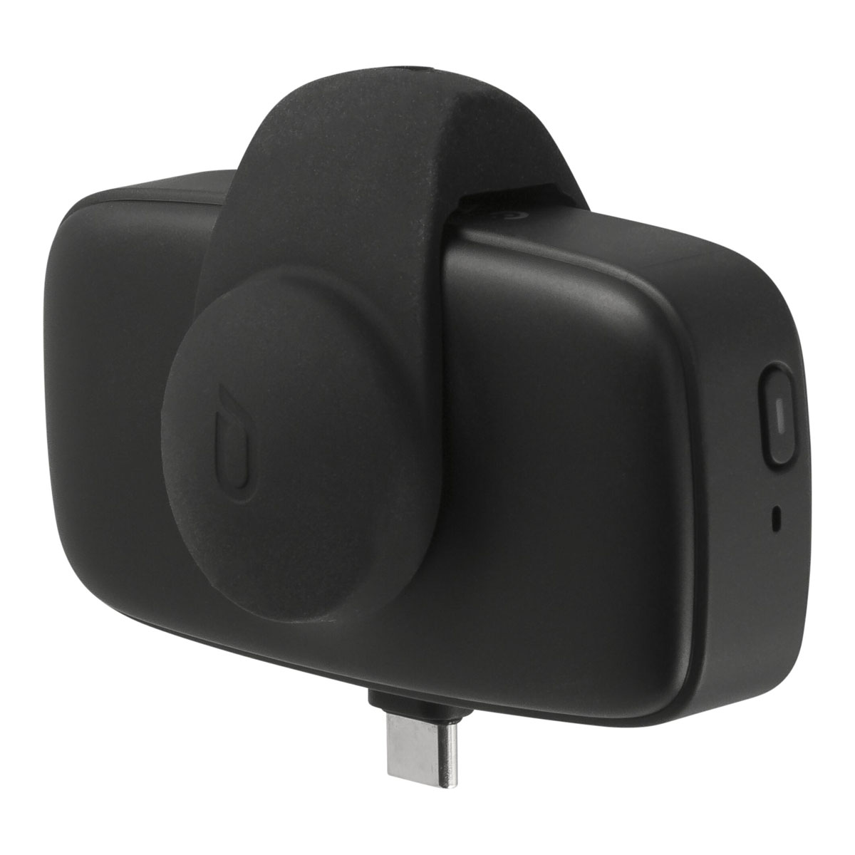 Ein schwarzes, kompaktes Gerät mit einem USB-C-Anschluss. Ein schwarzer Clip ist am Gerät befestigt.