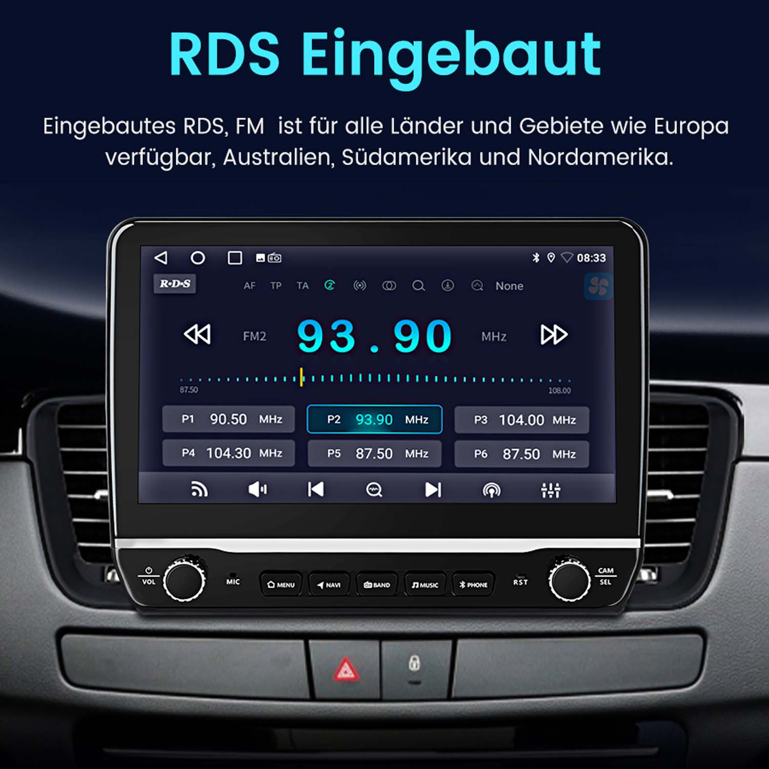 Das Armaturenbrett eines Autos zeigt eine Radioschnittstelle. Der Bildschirm zeigt Radiofrequenz, Sender und die Uhrzeit.