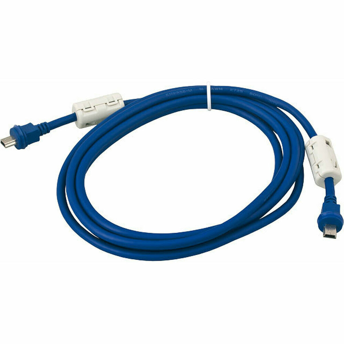 Cavo micro USB blu. Connettori bianchi. Sfondo bianco.