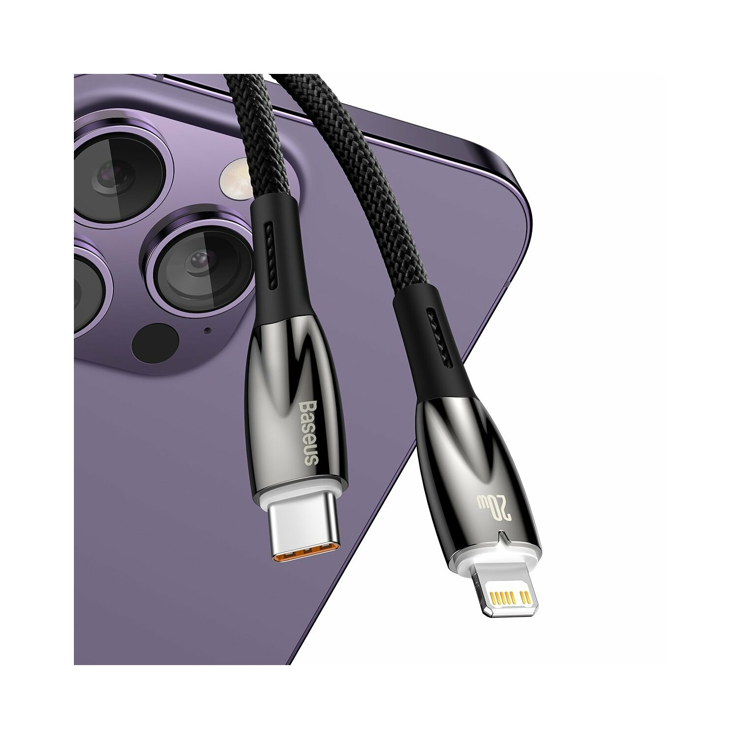 Due cavi di ricarica. Un cavo USB-C e un cavo Lightning. Telefono viola sullo sfondo.