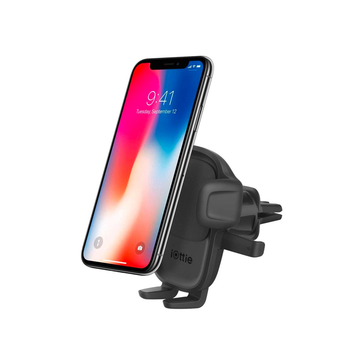 Ein Telefon ist in einer schwarzen Autohalterung montiert. Das Telefon zeigt die Uhrzeit und einen bunten Hintergrund.