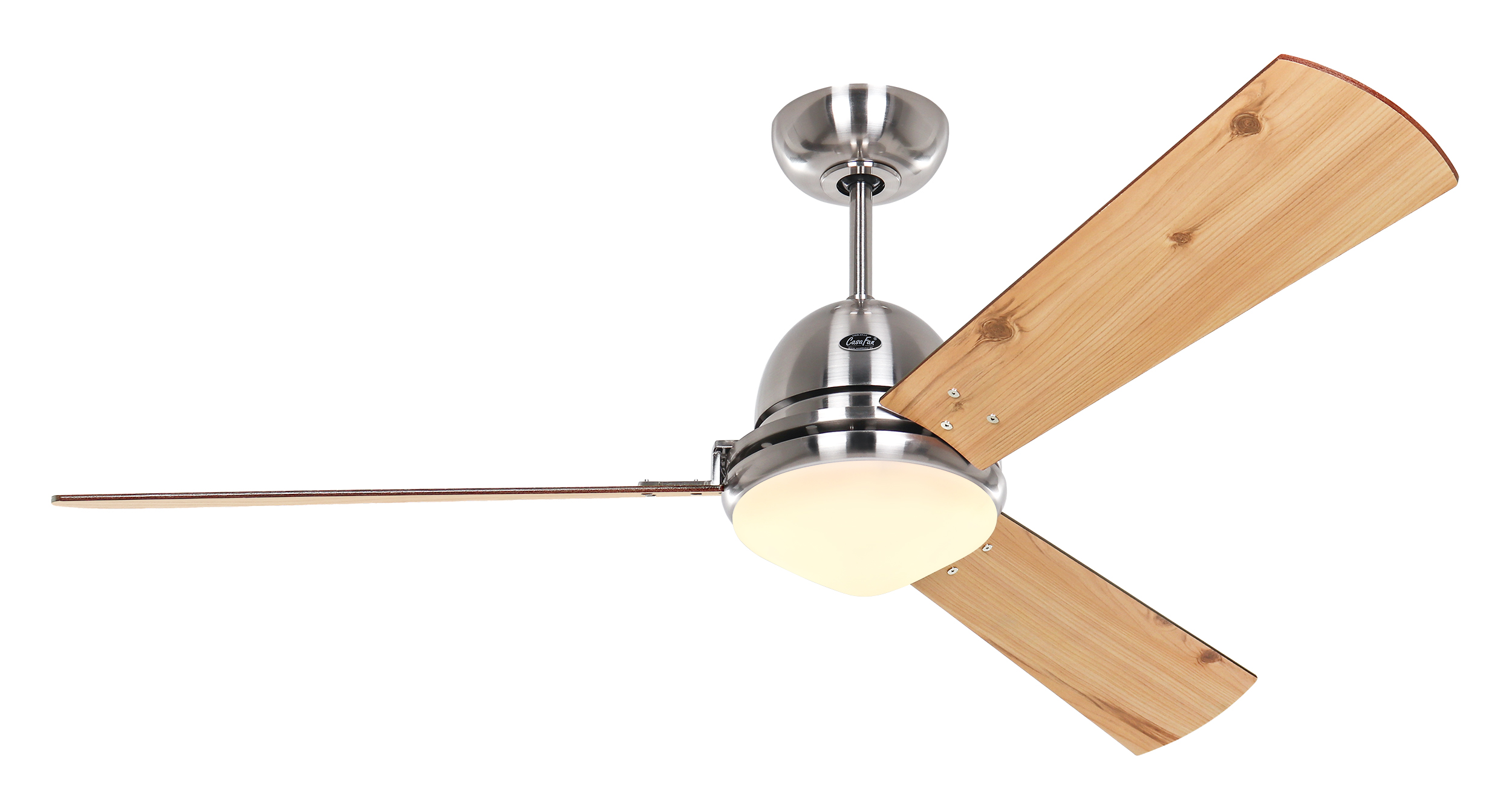 Deckenventilator mit drei Flügeln, Licht und silbernem Motorgehäuse. Holzblätter.