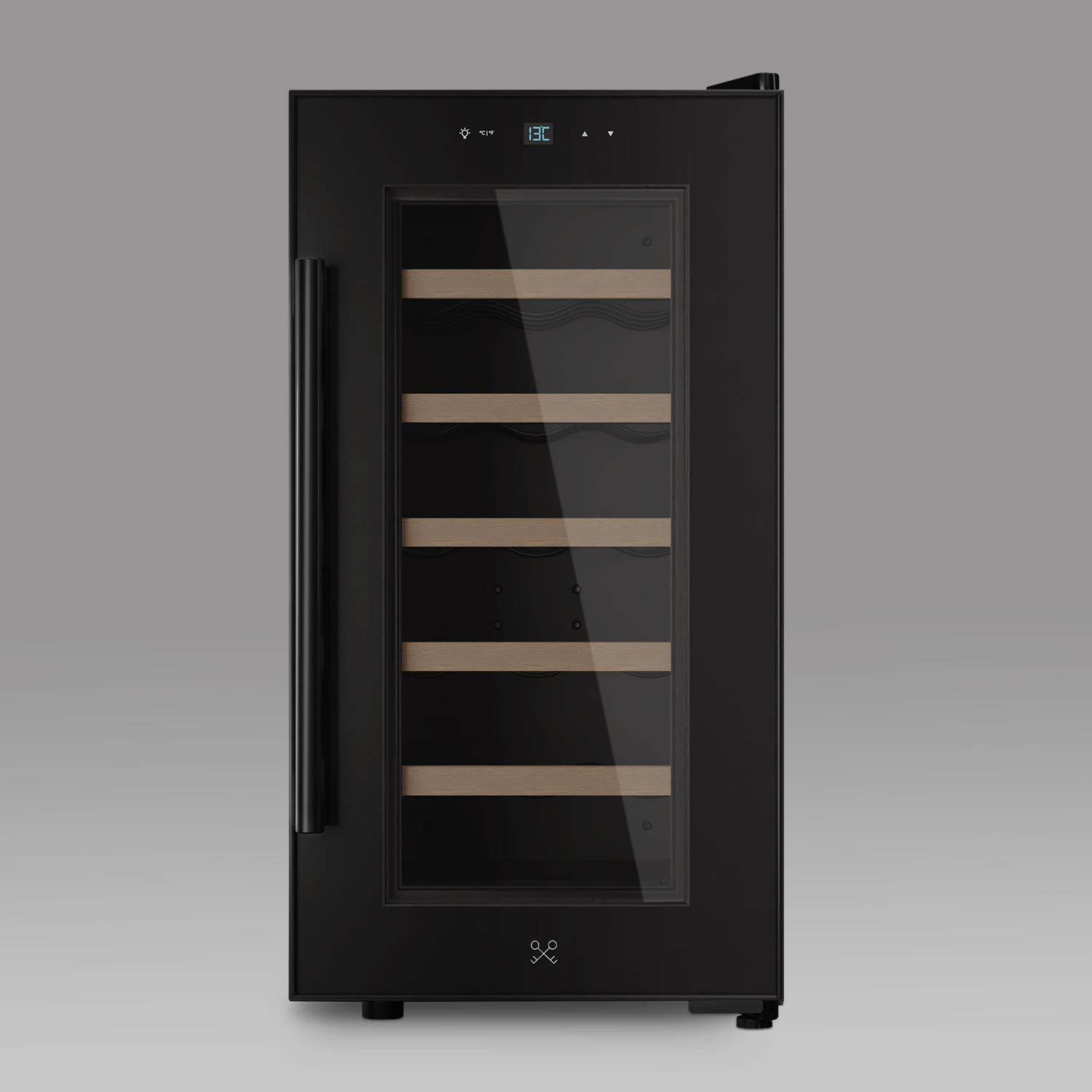 Schwarzer Weinkühler mit Glastür, Holzregalen, Digitalanzeige und schwarzem Griff.