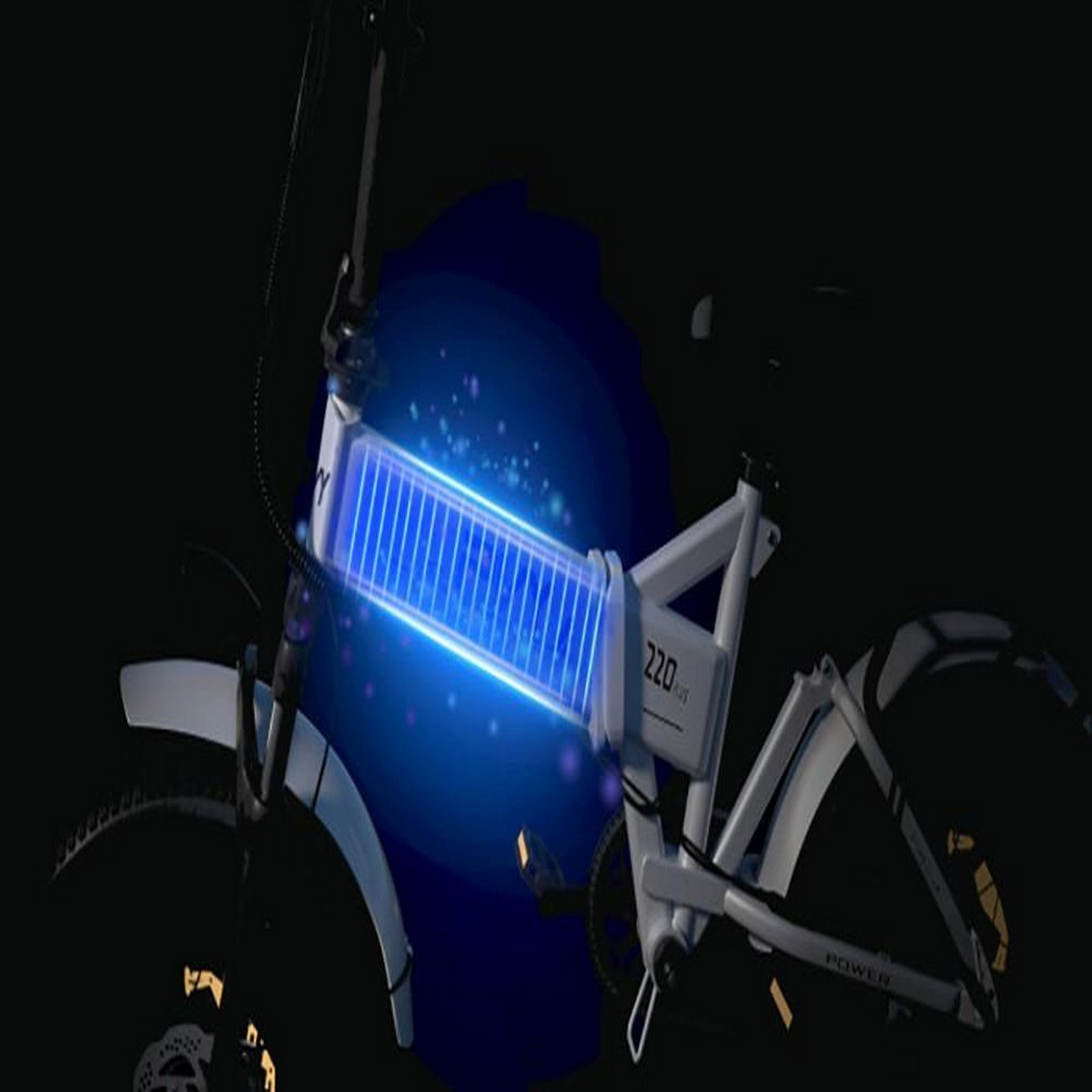 Ein weißes, faltbares Fahrrad mit blauem Akku wird vor dunklem Hintergrund hervorgehoben.