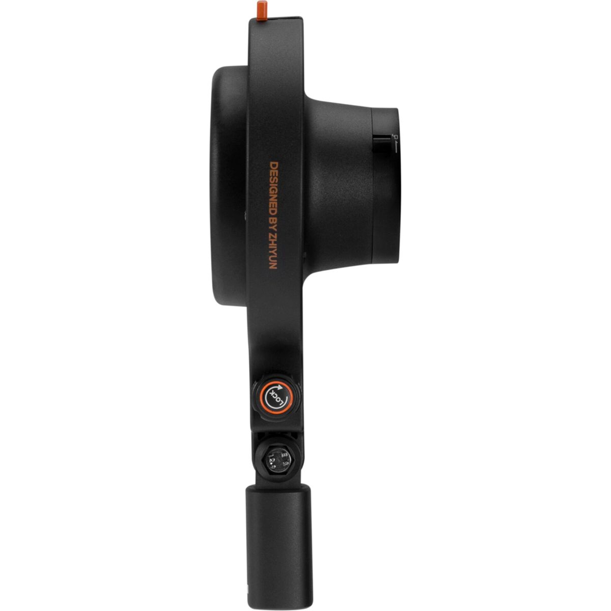 Ein schwarzer Gimbal-Stabilisator mit orangefarbenen Akzenten, entworfen von Zhiyun, isoliert auf Weiß.