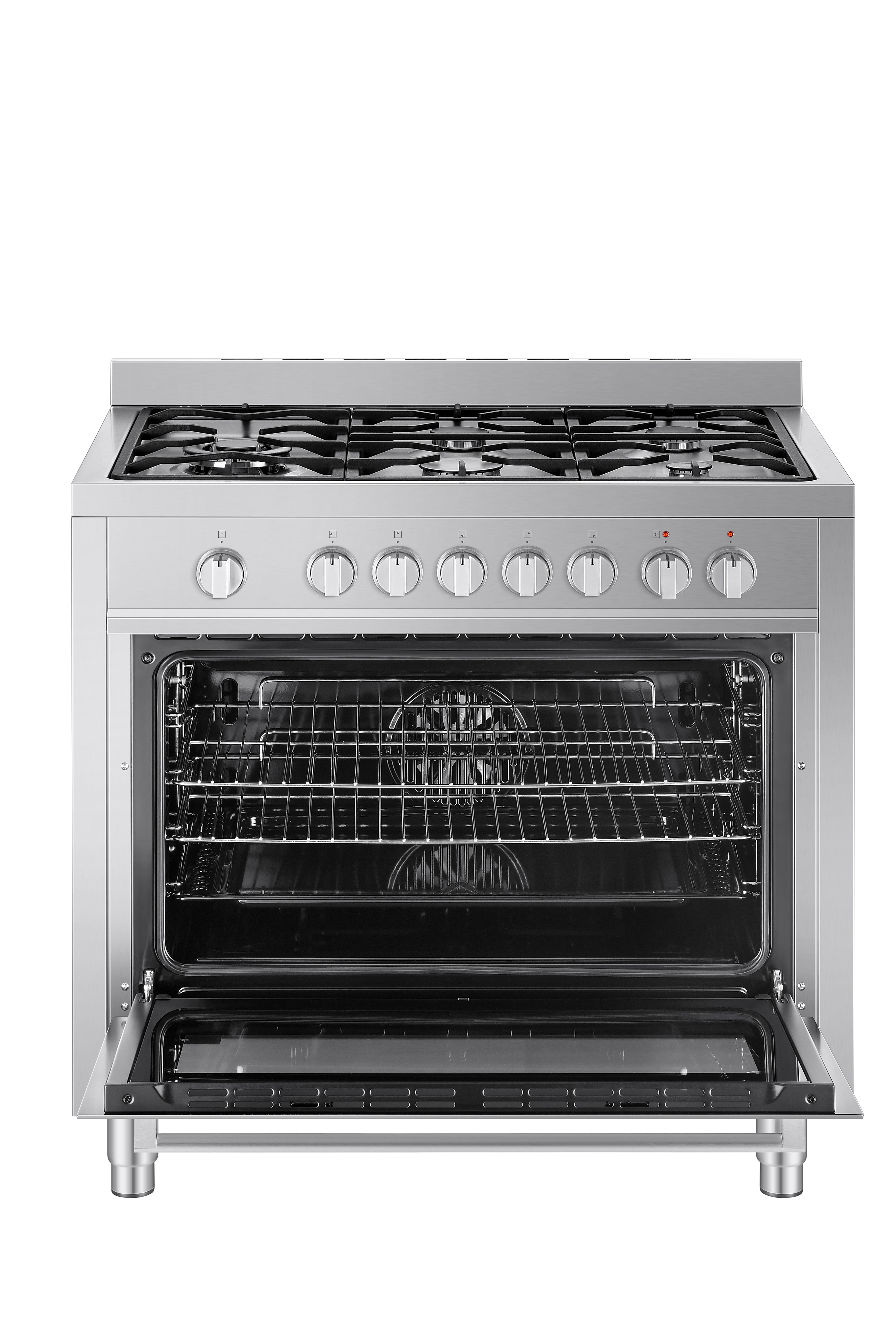 Horno de acero inoxidable con la puerta abierta. Tiene rejillas y una estufa con quemadores.