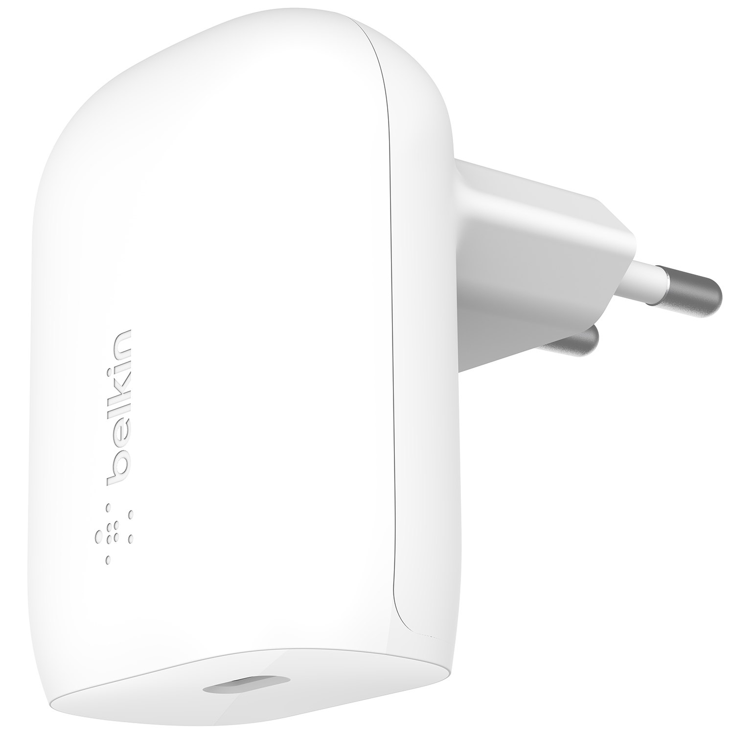 Un caricatore da parete Belkin bianco con spina. Il logo Belkin è laterale.