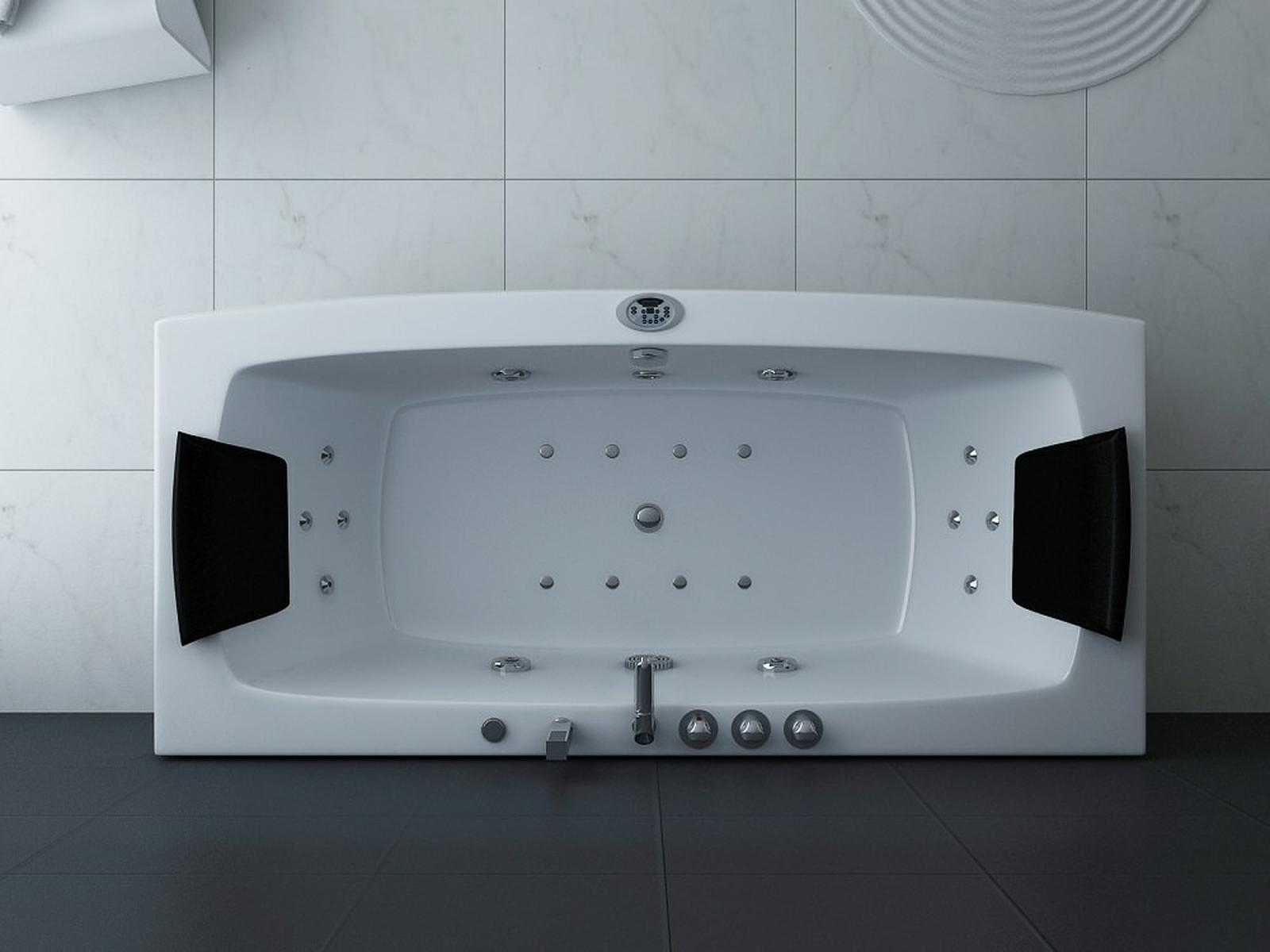 Weiße rechteckige Badewanne mit Düsen, schwarzen gepolsterten Kopfstützen und einer Chromarmatur.