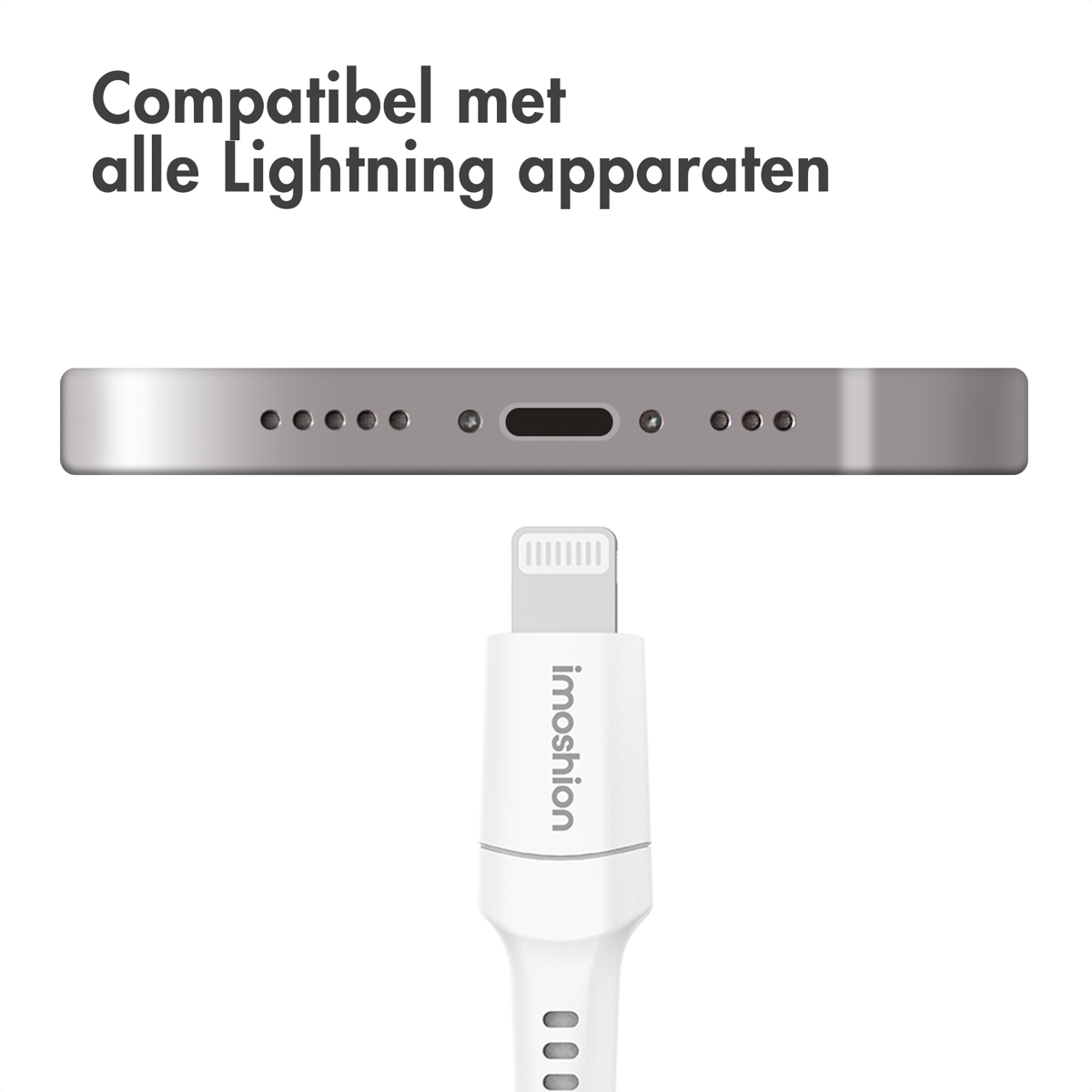 Gros plan sur un port de téléphone et l'extrémité de charge du câble. Fond blanc.