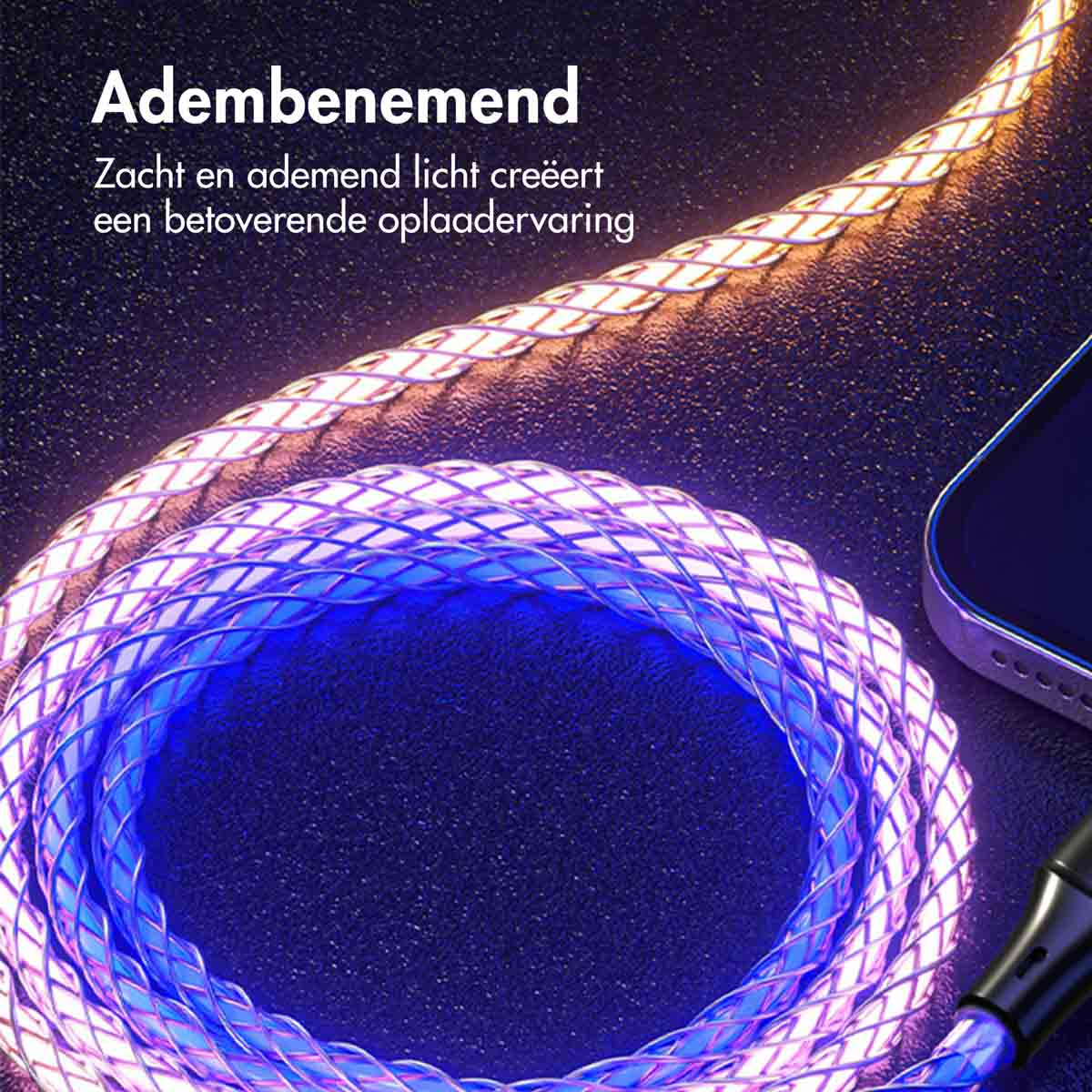 Gros plan sur un câble de charge lumineux avec une lumière bleue et orange vibrante.