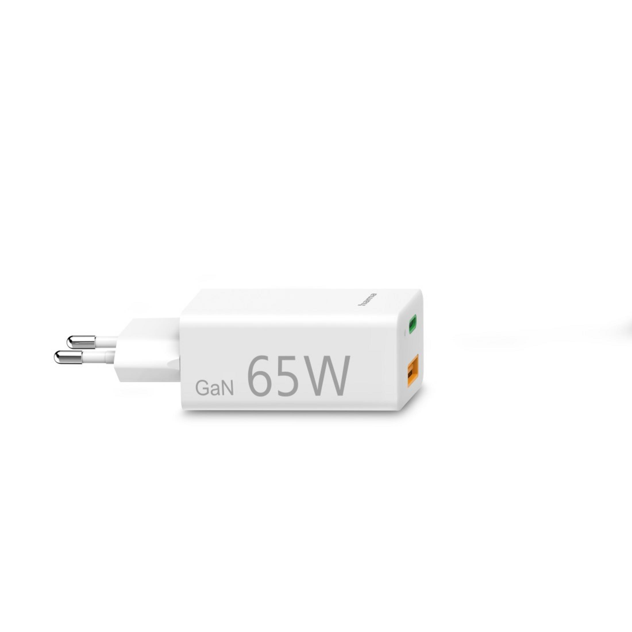 Weißes GaN 65W Ladegerät mit Stecker. Das Ladegerät liegt auf weißem Grund.