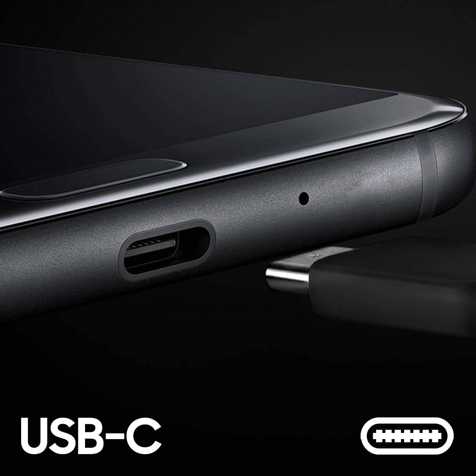 Un telefono nero con porta USB-C. Un cavo USB-C è collegato. Testo: USB-C.
