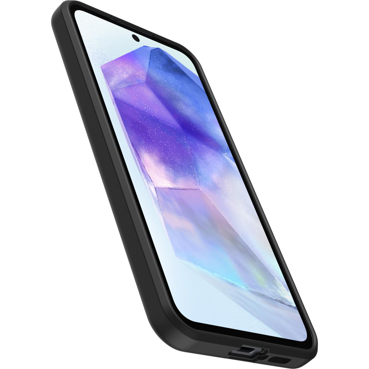 Zwarte telefoonhoes. Er zit een telefoon in. De hoes is zwart. De telefoon zit in de hoes.