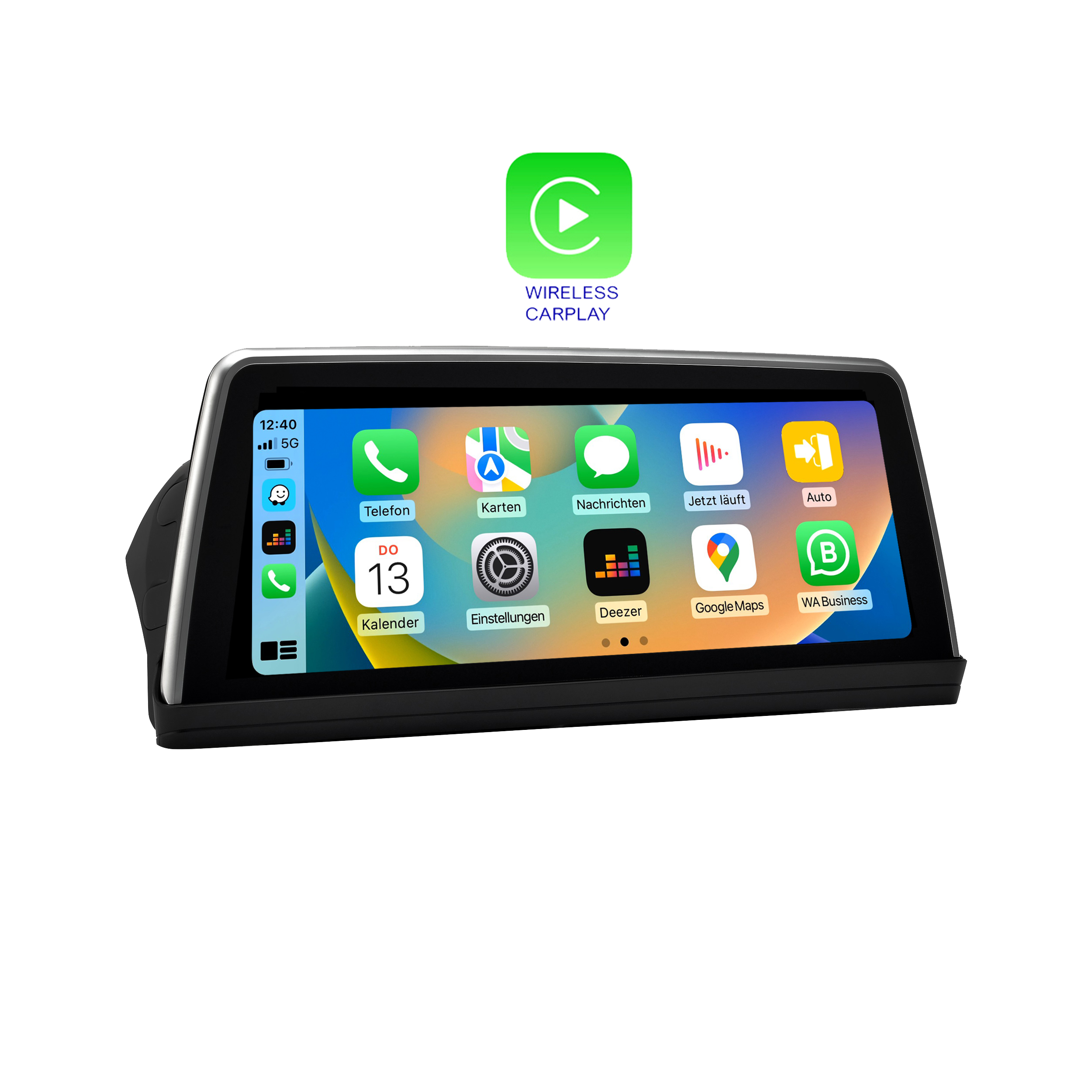 Ein Auto-Multimedia-Bildschirm, der einen Kalender, Einstellungen und andere App-Symbole mit CarPlay-Logo anzeigt.