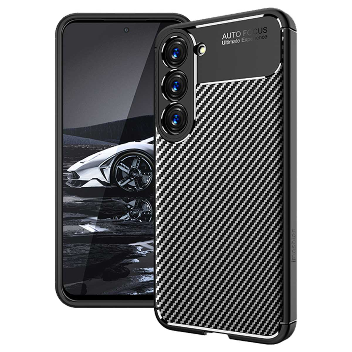 Zwarte telefoonhoes met koolstofvezeltextuur. Telefoon links, toont een auto op het scherm.