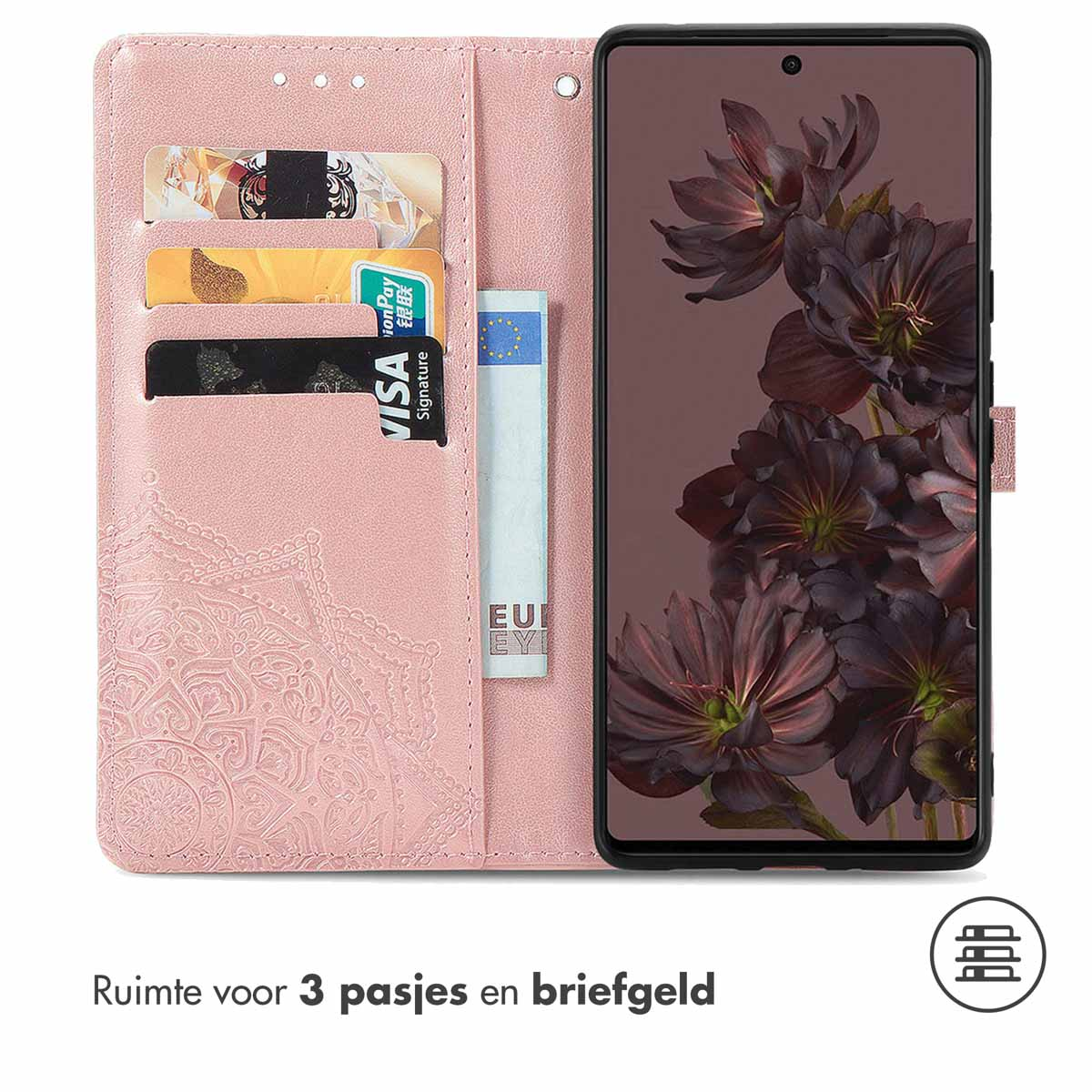 Coque de téléphone rose avec trois fentes pour cartes et de l'argent. Un téléphone montre des fleurs. La coque est ouverte.