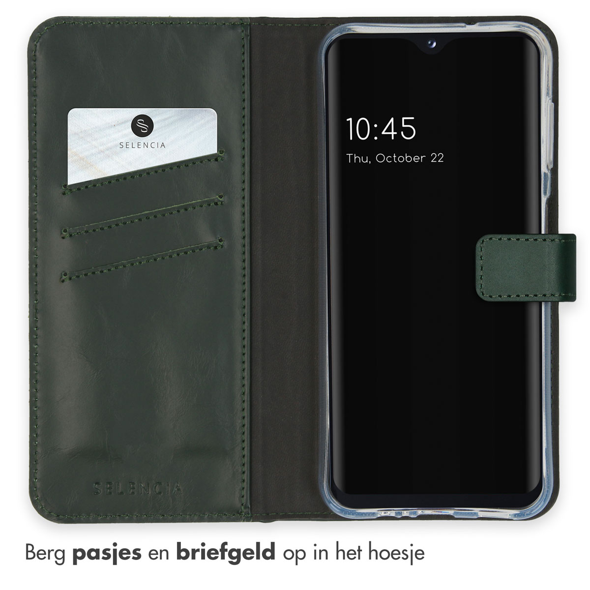 Een donkergroene telefoonhoes met een telefoon erin. De telefoon toont de tijd en datum. Een kaartsleuf is zichtbaar.