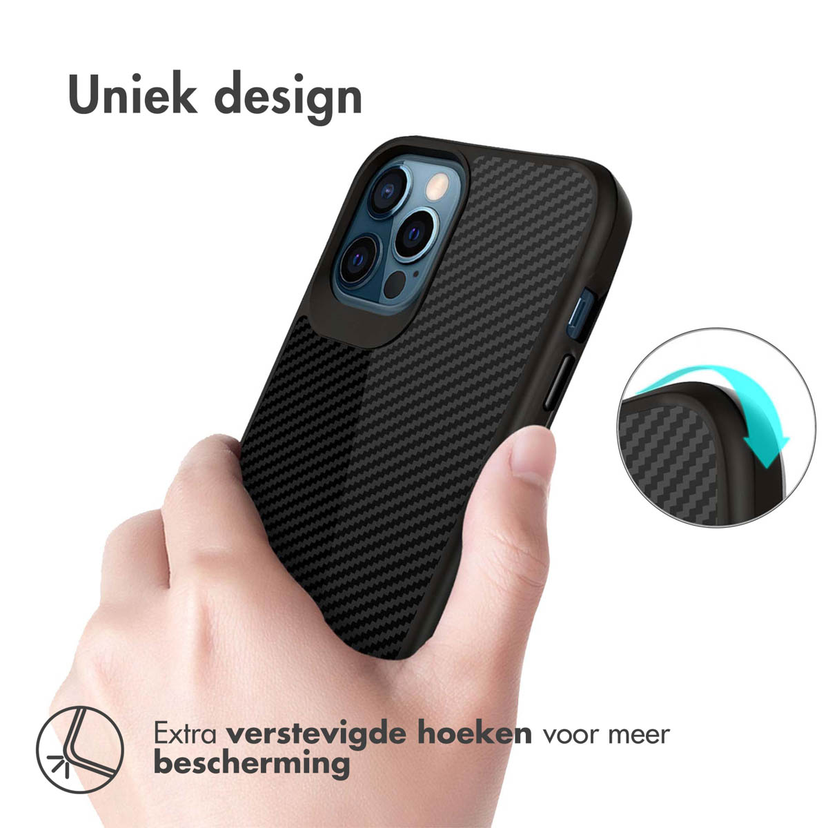 Hand met zwarte koolstofvezel telefoonhoes. Tekst: Extra versterkte hoeken voor meer bescherming.