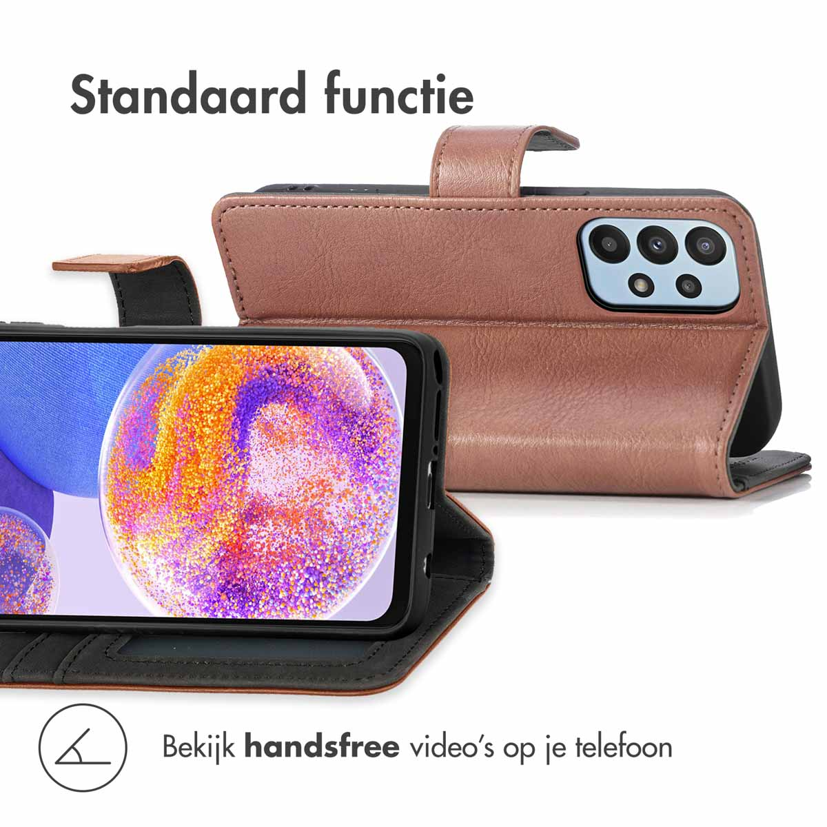 Telefoon in bruine hoes, open. De telefoon toont een kleurrijke abstracte afbeelding. Tekst onderaan: 'bekijk handsfree'.