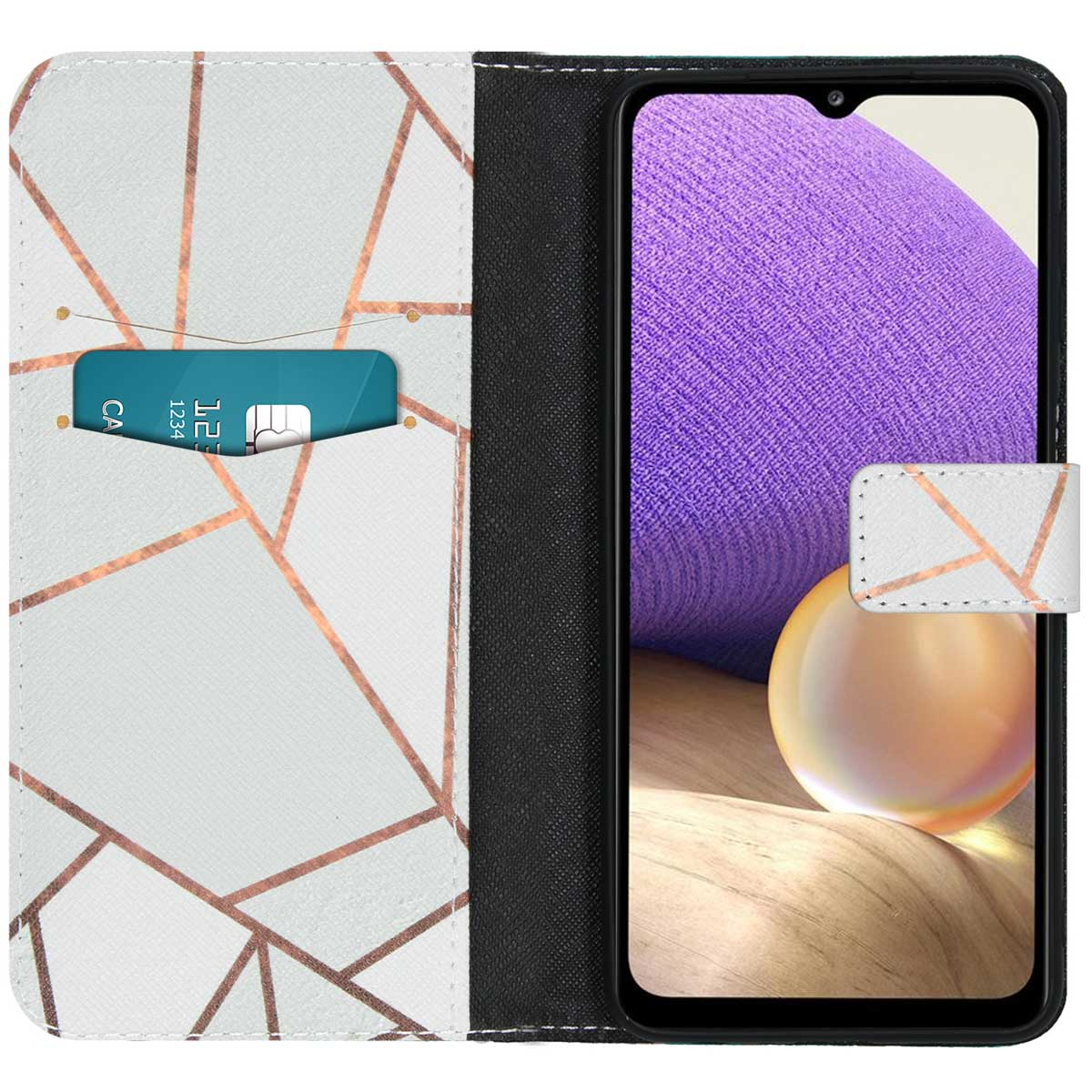 Étui de téléphone géométrique blanc et or rose avec une carte et un téléphone à écran violet à motifs.