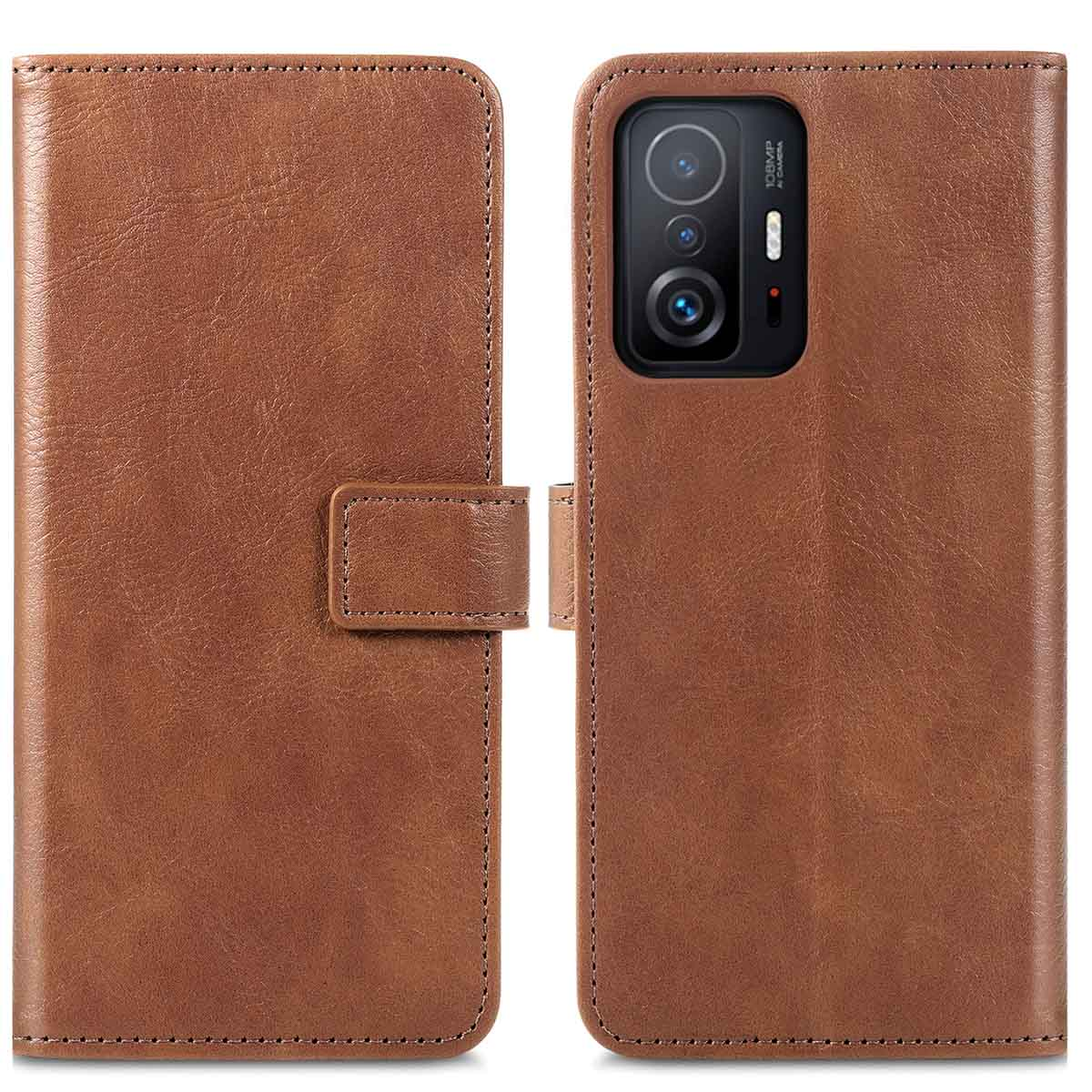Étui de téléphone marron ouvert, révélant le téléphone. L'étui a une fermeture magnétique.