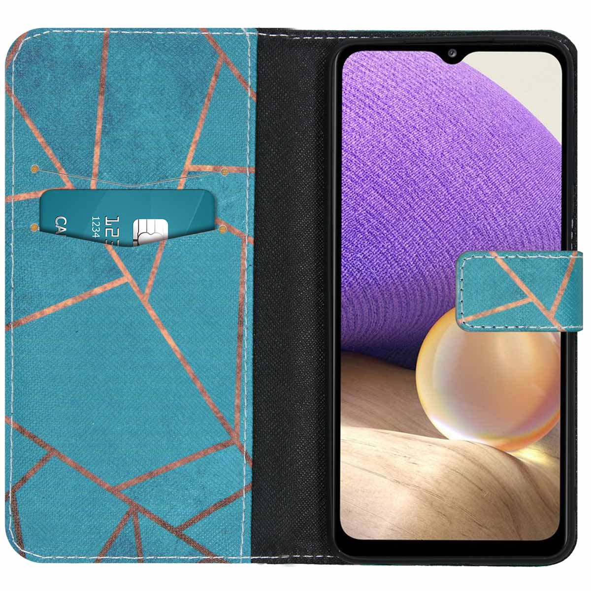 Étui de téléphone sarcelle ouvert avec carte dans fente. Écran affiche dégradé violet et cercle doré.