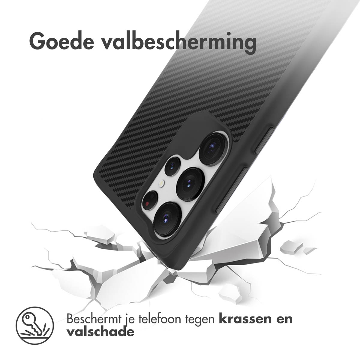 Zwarte telefoonhoes. De telefoonhoes ligt op de grond en de grond is in stukken gebroken.