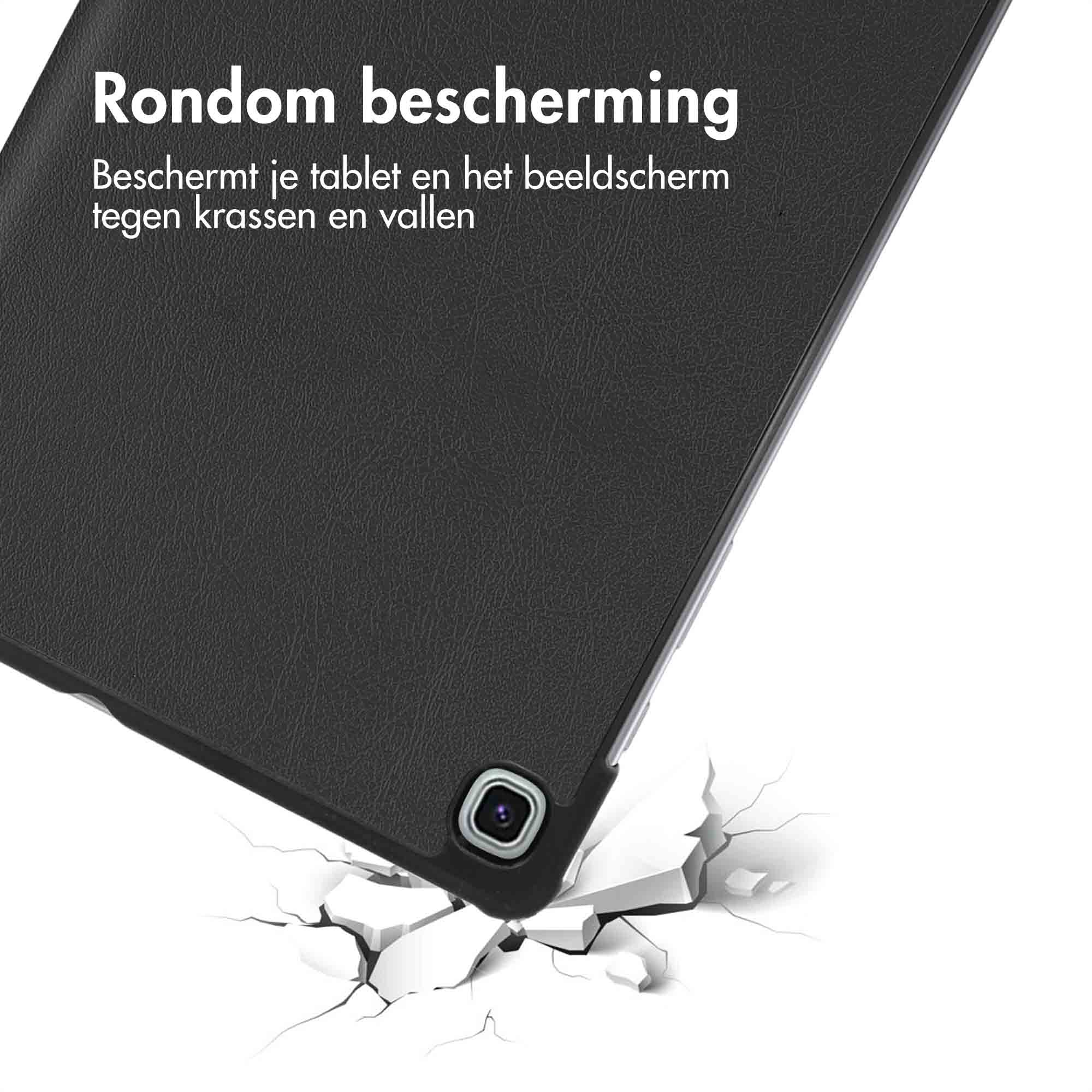 Zwarte tablethoes, met witte achtergrond. De hoes valt.