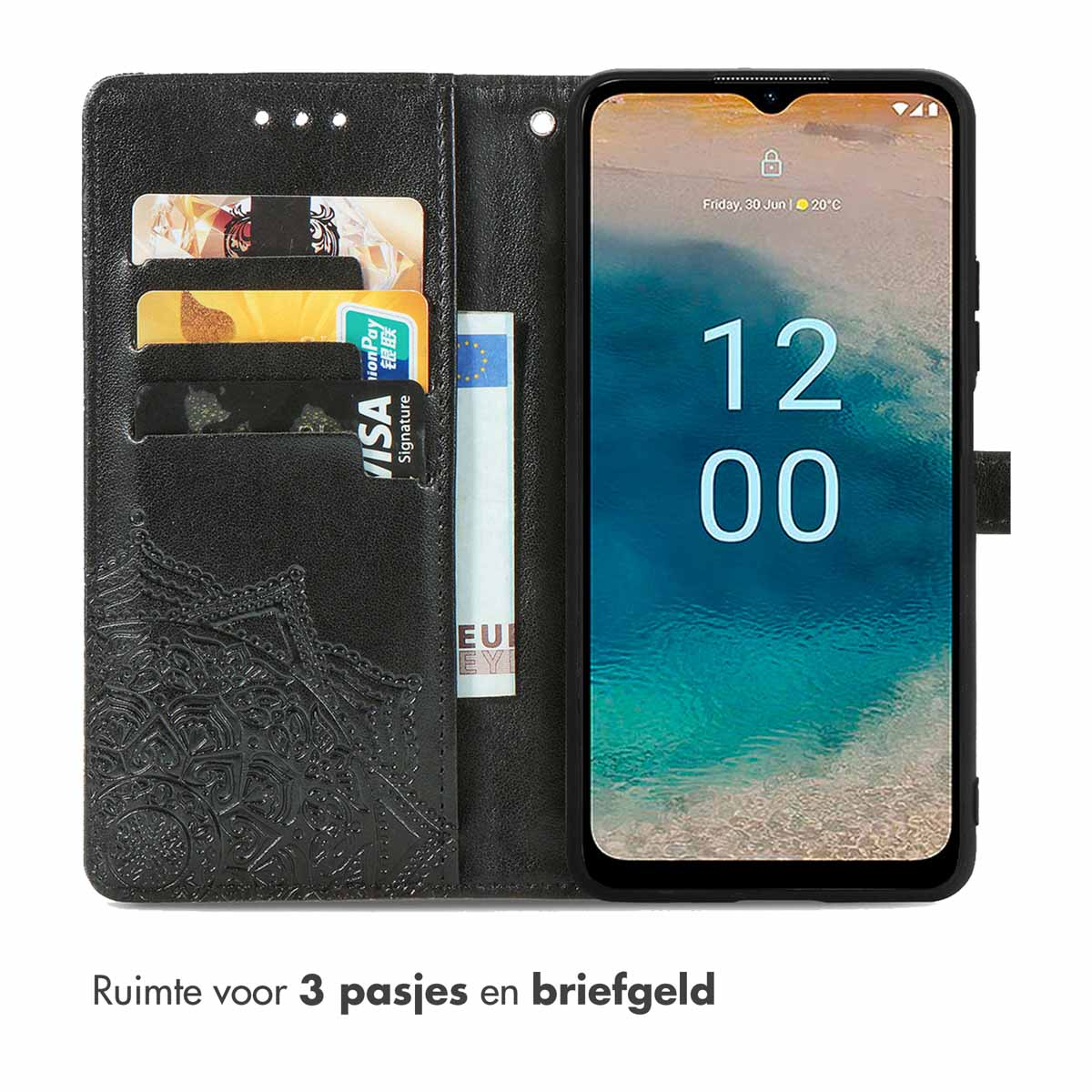 Schwarze Handyhülle mit Karten und Geld. Telefon zeigt Zeit und Datum.